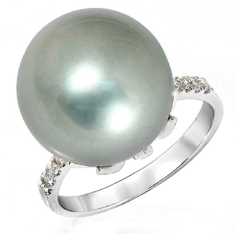 Type: Ring
Top:15 mm
Band Width: 2.4 mm
Metal: White Gold
Metal Purity: 18K
Size:5 to 8
Hallmarks: 18K
Total Weight: 8.6 Grams
Stone Type: 15 mm South Sea Pearl and 0.35 CT VS2 G Diamonds
Condition: New
Stock Number: BL18
..

Please Message Us for