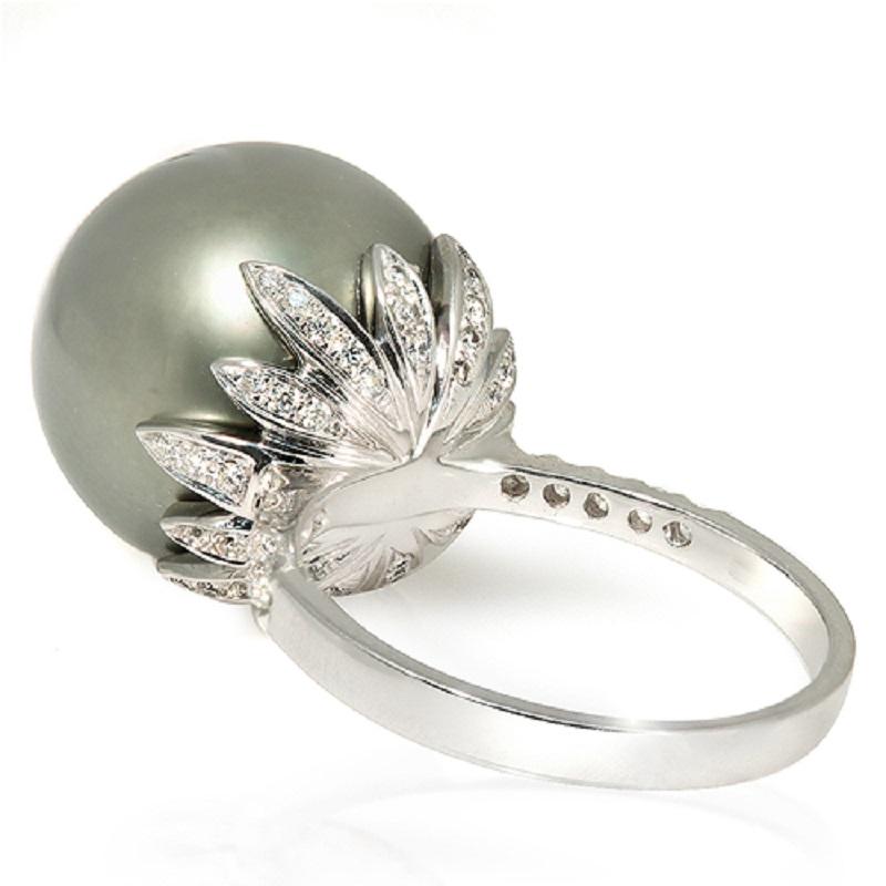 South Sea Pearl and 0.35 Carat Diamonds in 18 Karat White Gold Ring In Excellent Condition For Sale In Los Angeles, CA