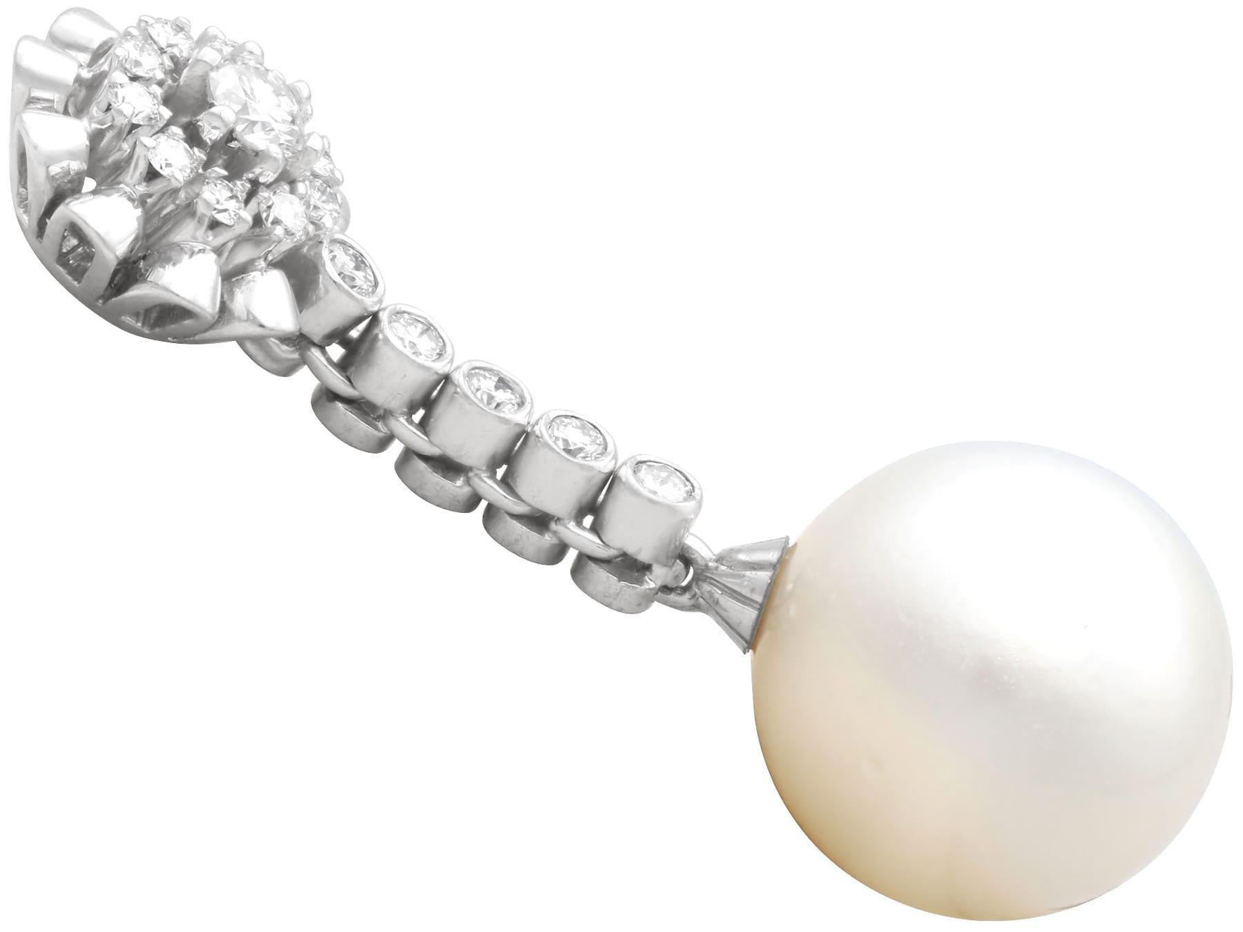 Orecchini con perle dei mari del sud e diamanti da 1,30 carati in oro bianco 18 carati CIRCA 1950 in vendita 1
