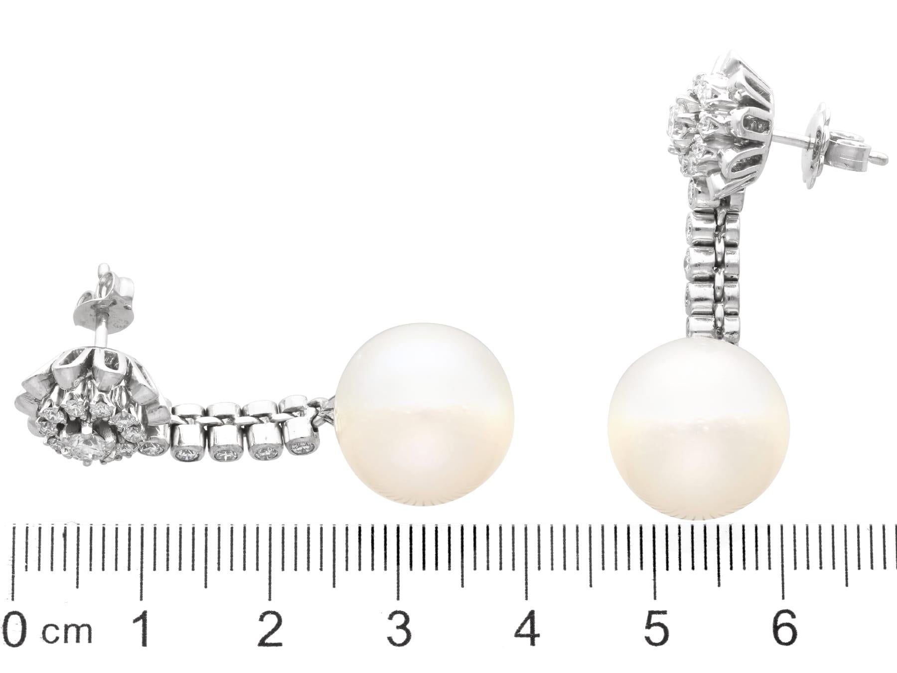 Orecchini con perle dei mari del sud e diamanti da 1,30 carati in oro bianco 18 carati CIRCA 1950 in vendita 4