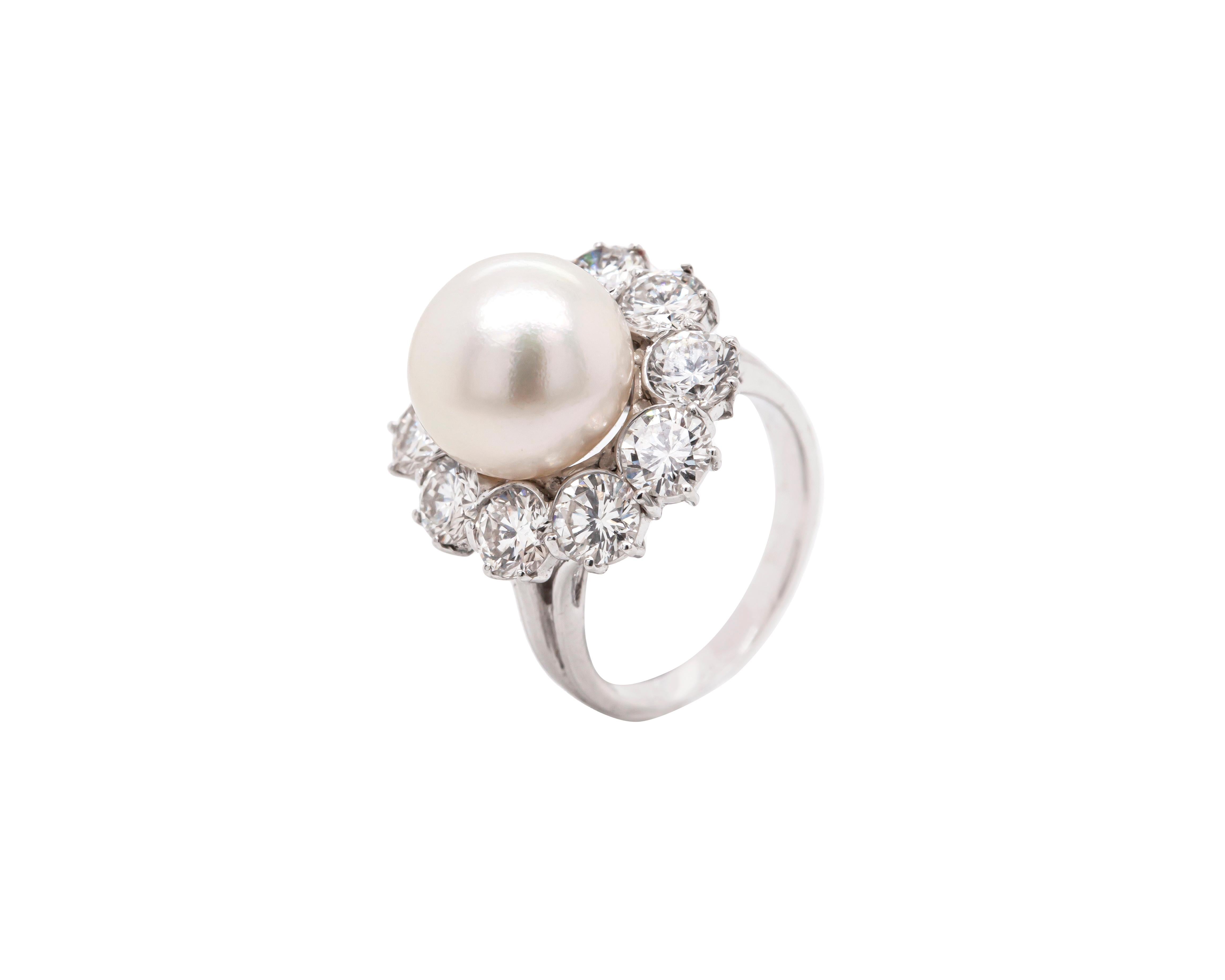 South Sea Pearl and Diamond 18 Carat White Gold Cluster Flower Engagement Ring In Good Condition For Sale In London, GB