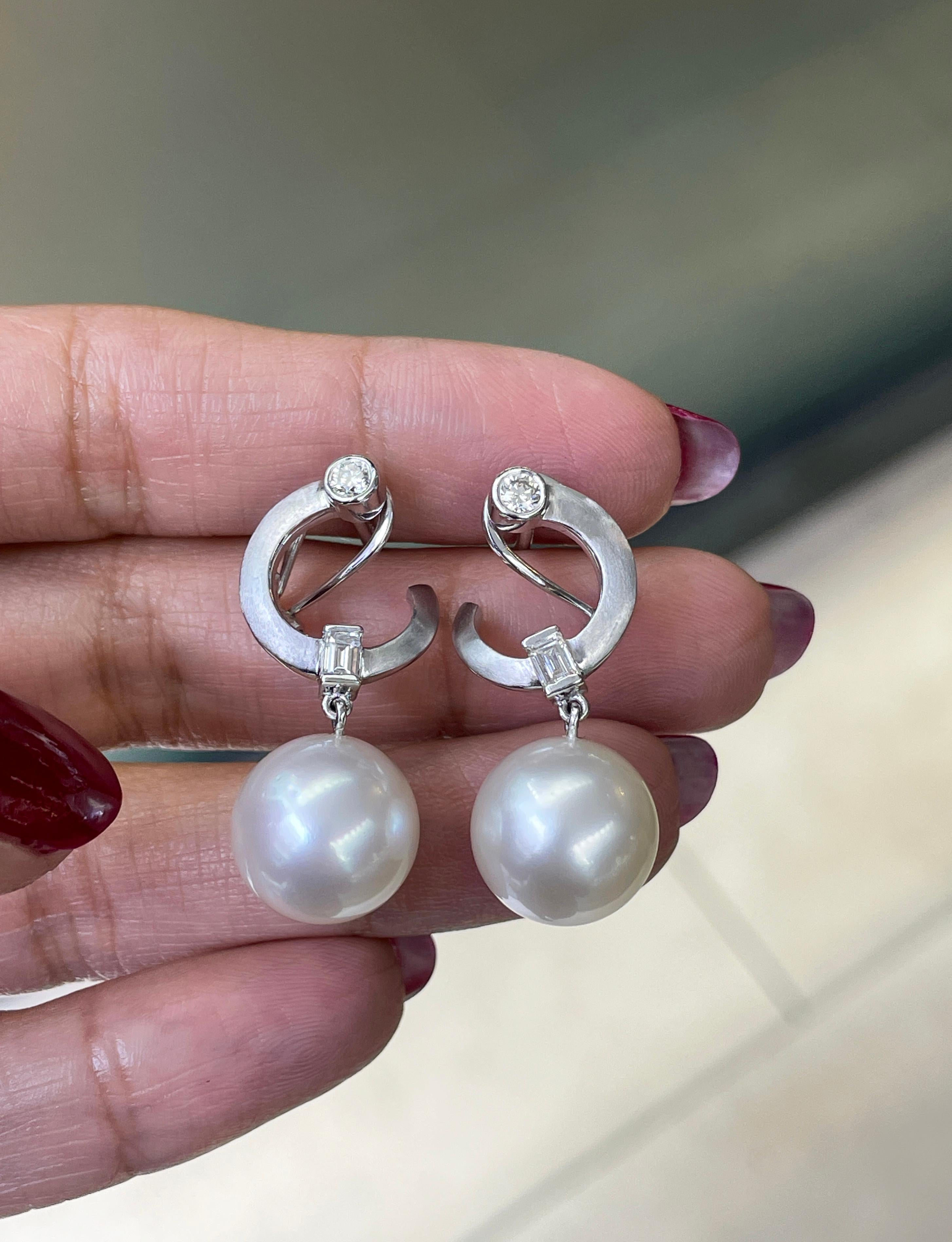 Modern South Sea Pearl and Diamond 18 Carat White Gold Drop Earrings For Sale