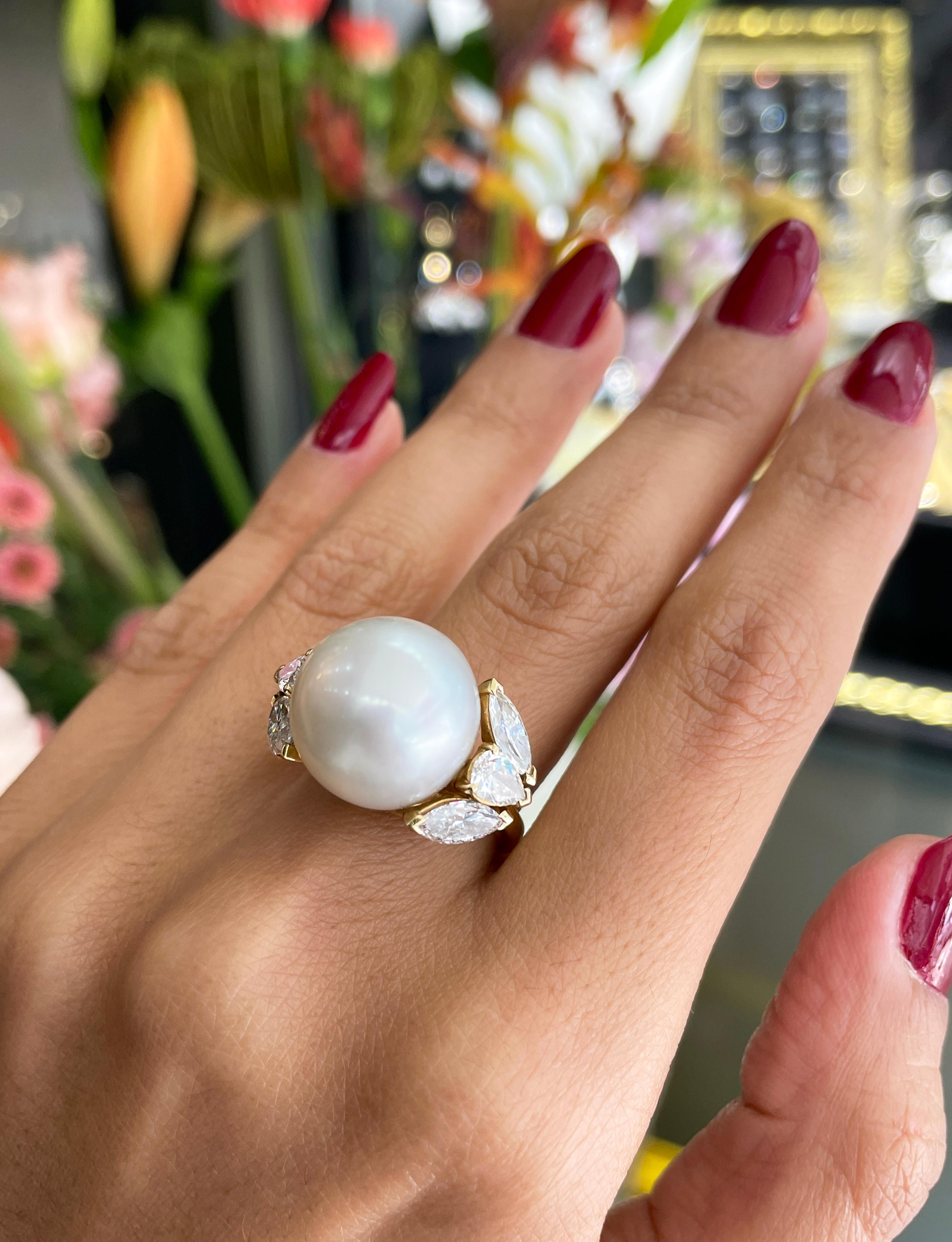 South Sea Pearl and Diamond 18 Carat Yellow Gold Cocktail Ring In Excellent Condition For Sale In London, GB
