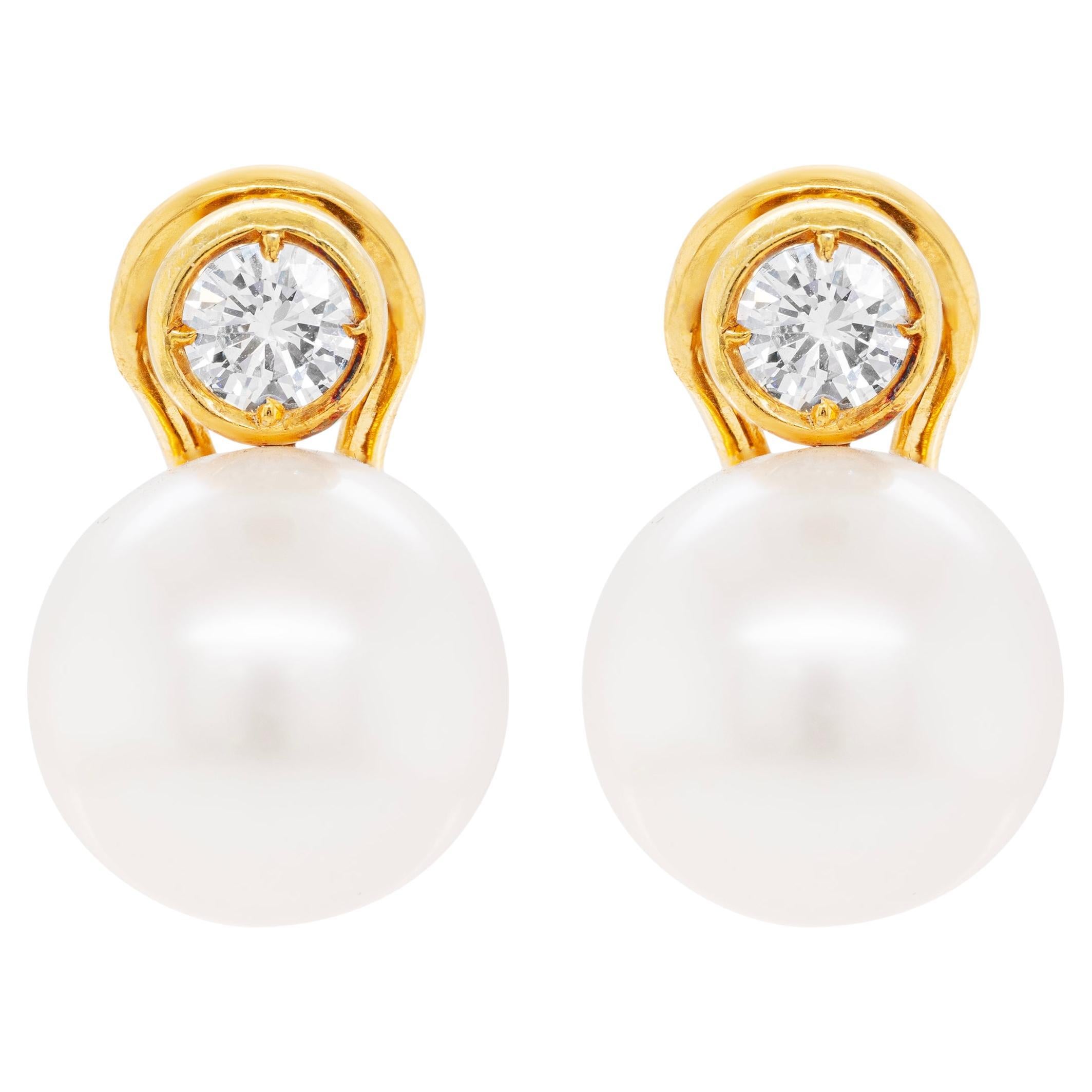 Boucles d'oreilles en or jaune 18 carats avec perles des mers du Sud et diamants
