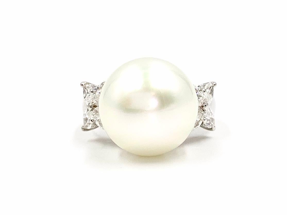 Contemporary South Sea Pearl and Diamond 18 Karat White Gold Cocktail Ring For Sale