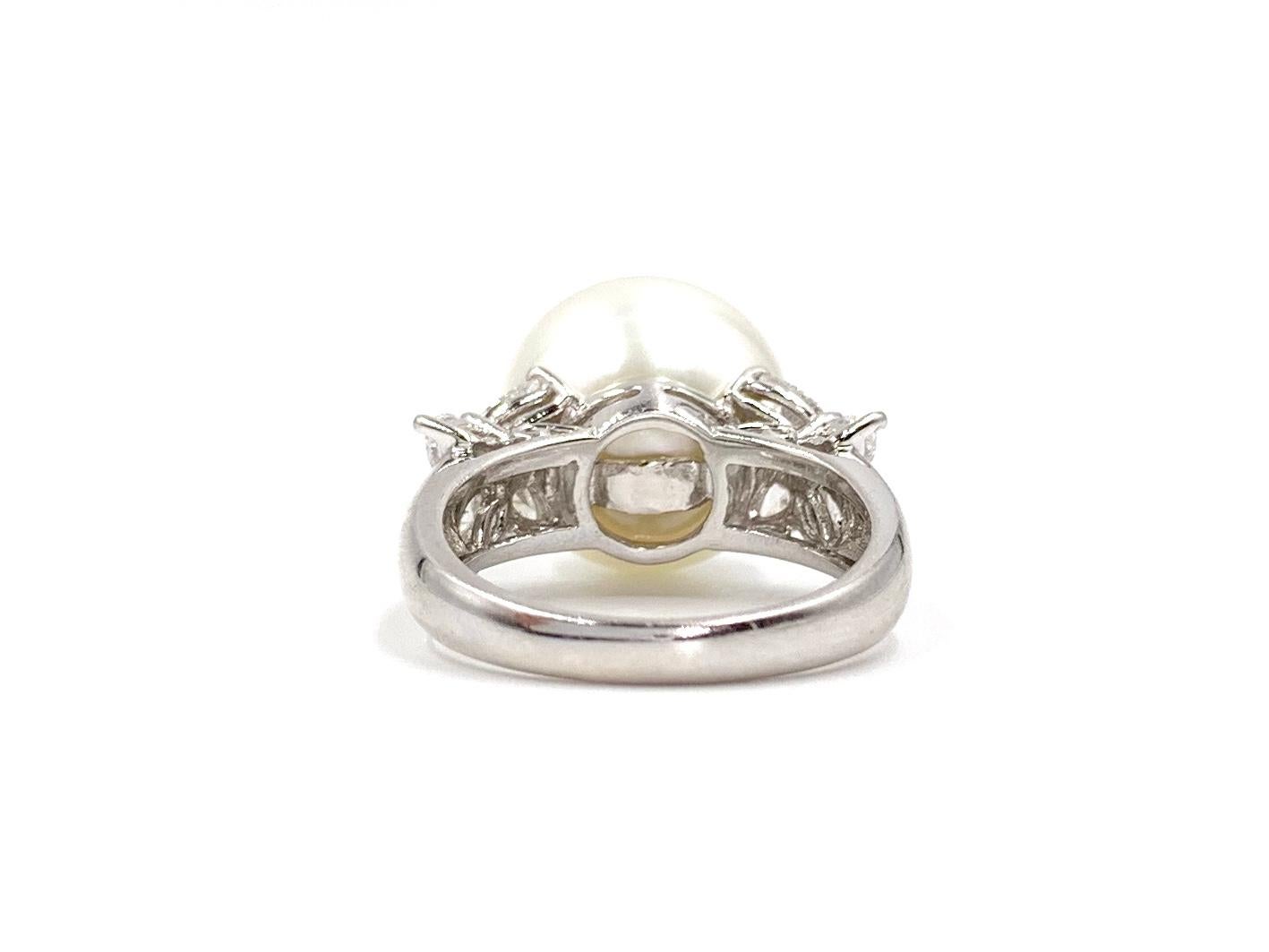 South Sea Pearl and Diamond 18 Karat White Gold Cocktail Ring In Excellent Condition For Sale In Pikesville, MD