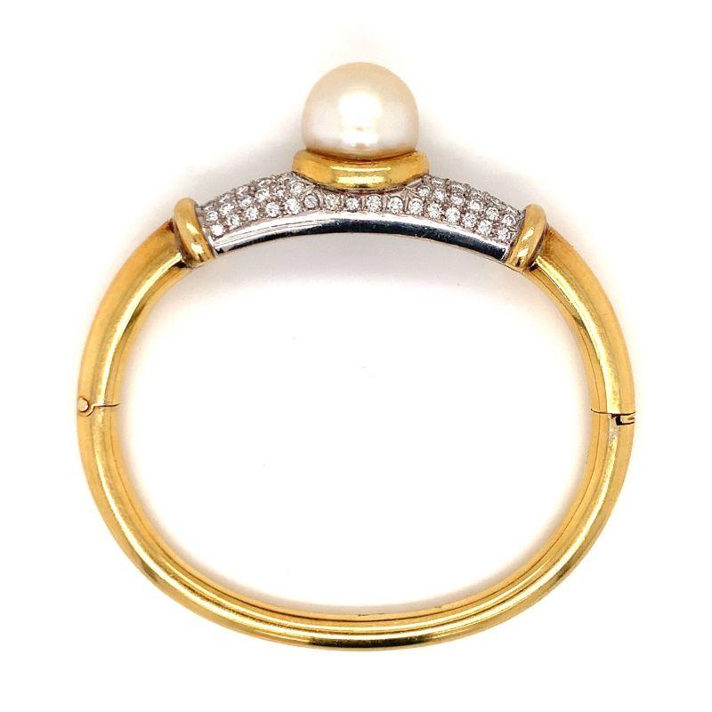 South Sea Pearl and Diamond 18k Yellow Gold Bangle, circa 1970s In Good Condition For Sale In Beverly Hills, CA