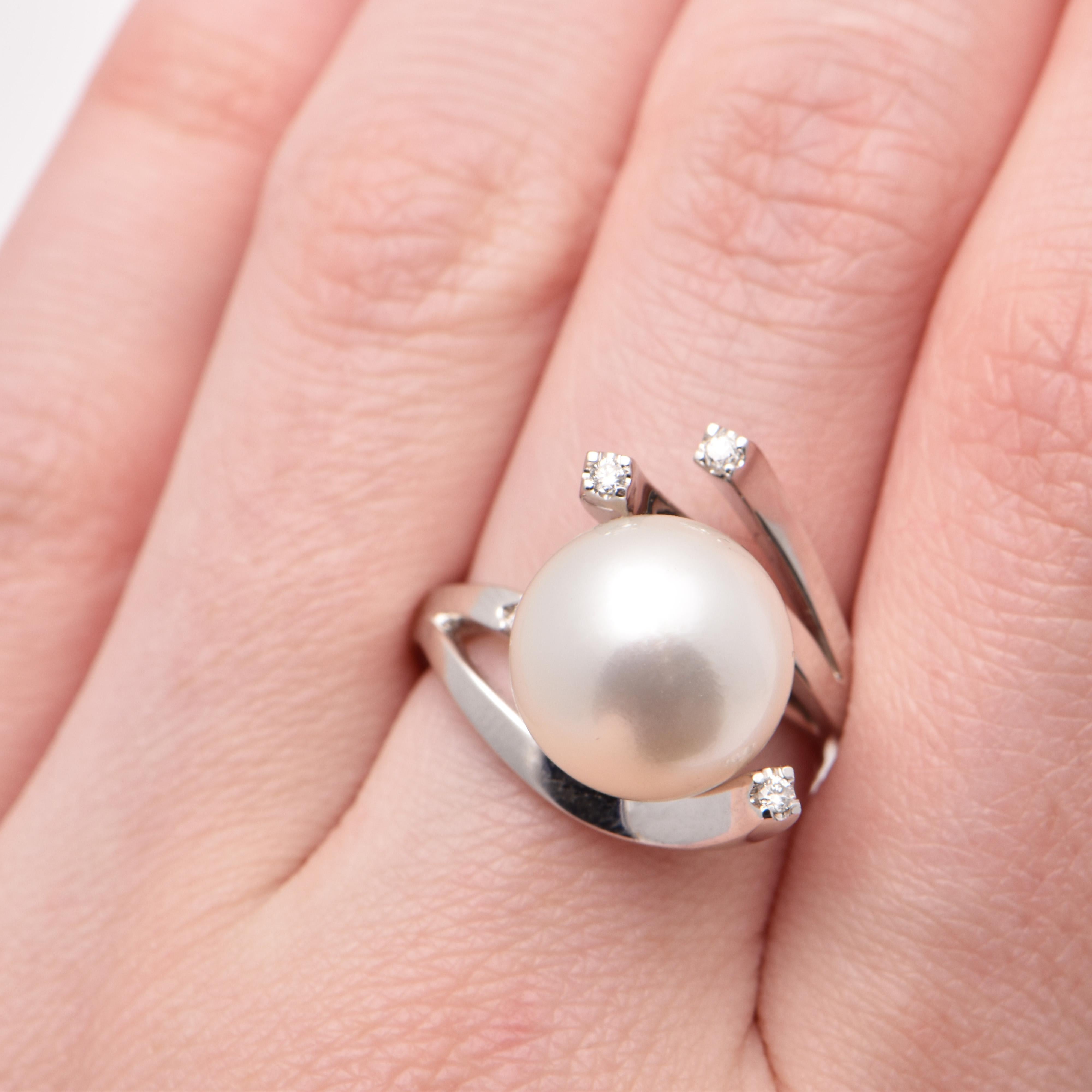 South Sea Pearl and Diamond Abstract Cocktail Ring in 18 Carat White Gold For Sale 1