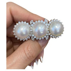 Broche barre de perles des mers du Sud et diamants en platine