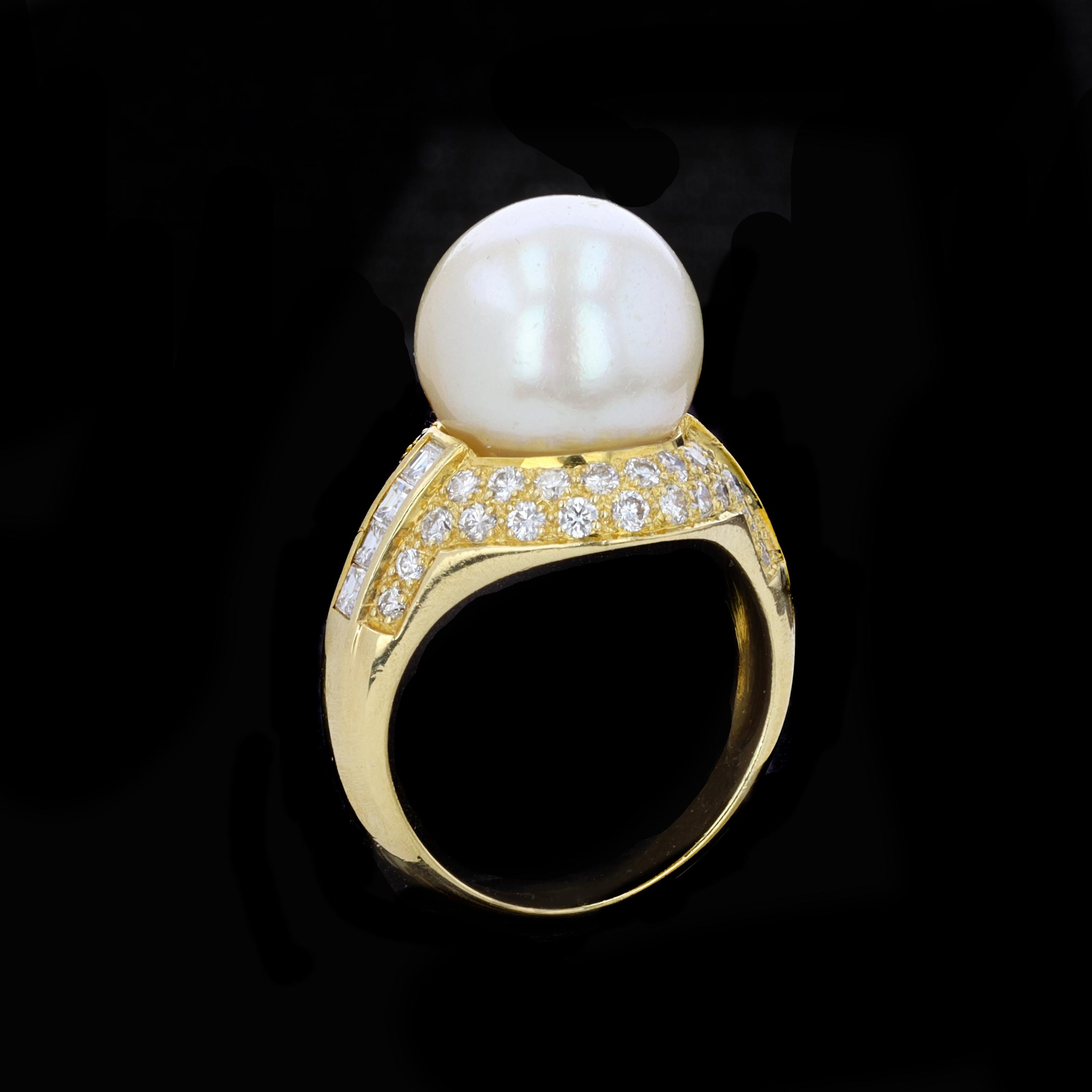 South Sea Pearl and Diamond Cocktail Ring Romántico