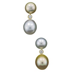 Boucles d'oreilles « croisées » en or jaune 18 carats avec perles des mers du Sud et diamants