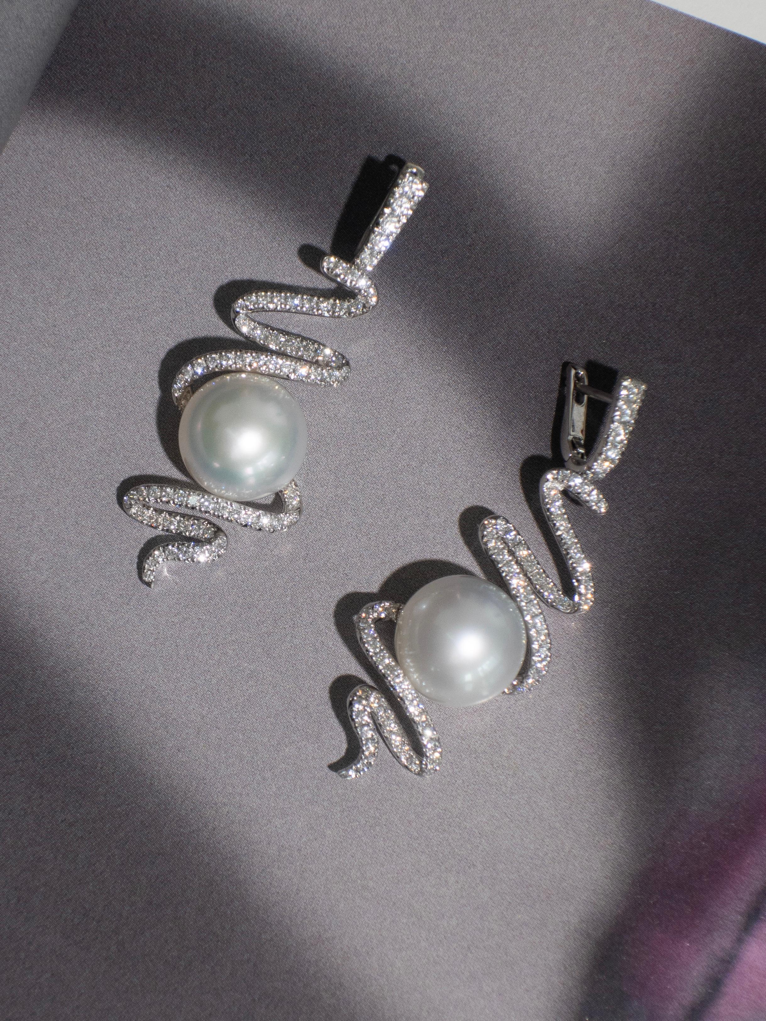South Sea Pearl and Diamond Dangle Earrings in 18k White Gold For Sale 1