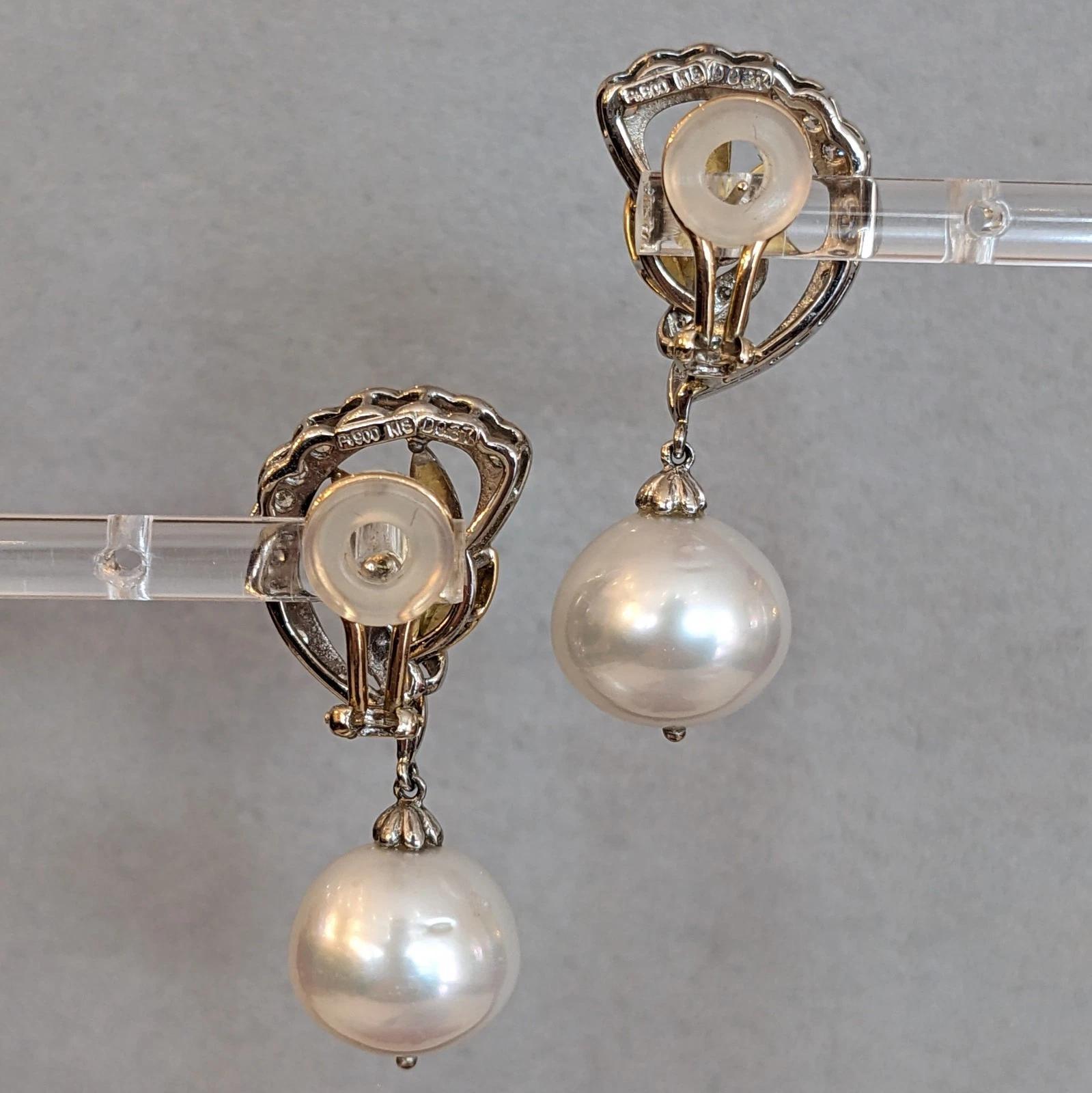 Orecchini pendenti con perle dei mari del sud e diamanti in oro e platino In condizioni ottime in vendita a La Jolla, CA