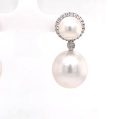 Pendants d'oreilles en perles des mers du Sud et diamants