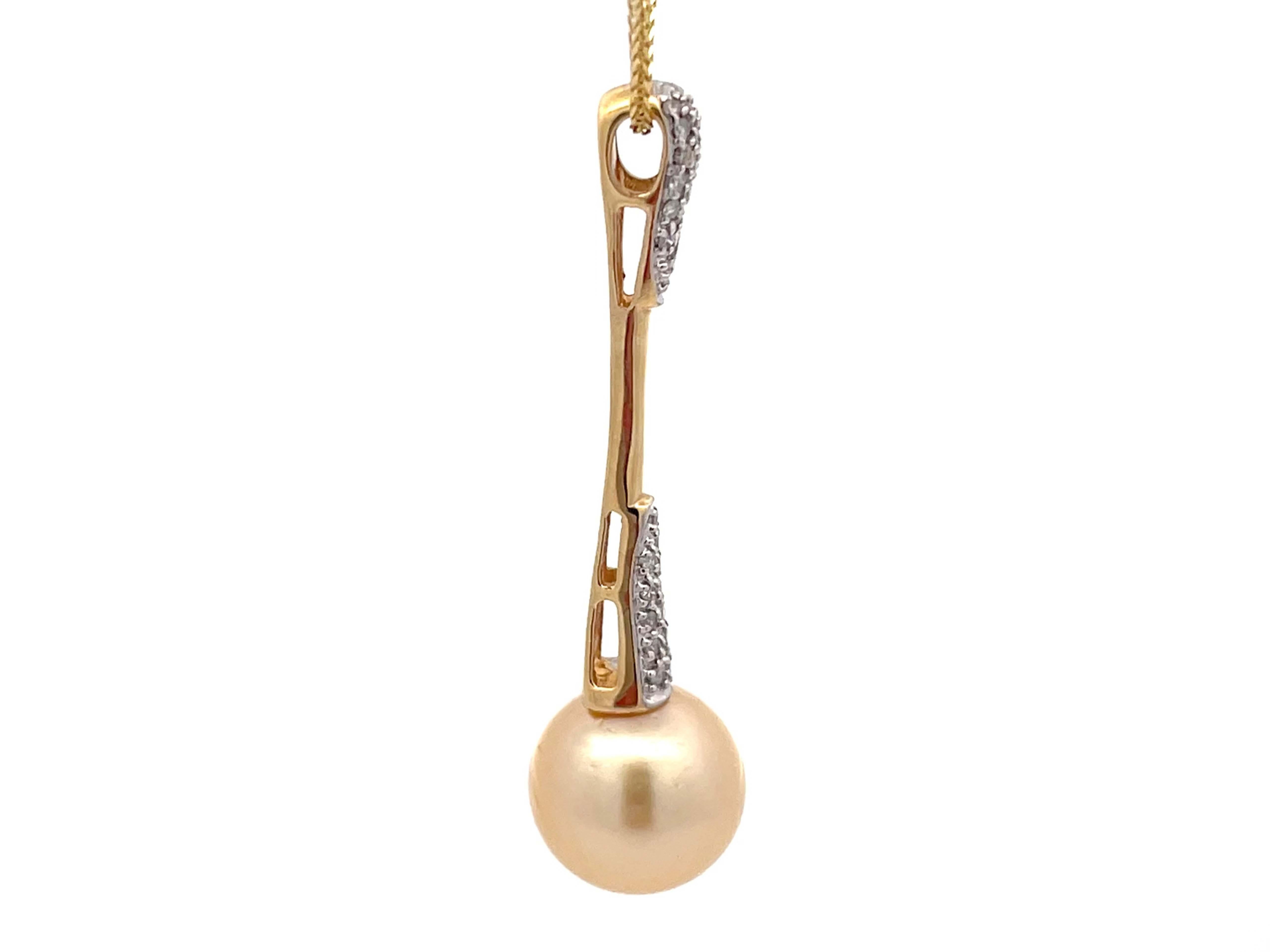 Modern South Sea Pearl and Diamond Drop Necklace in 14k Yellow Gold For Sale