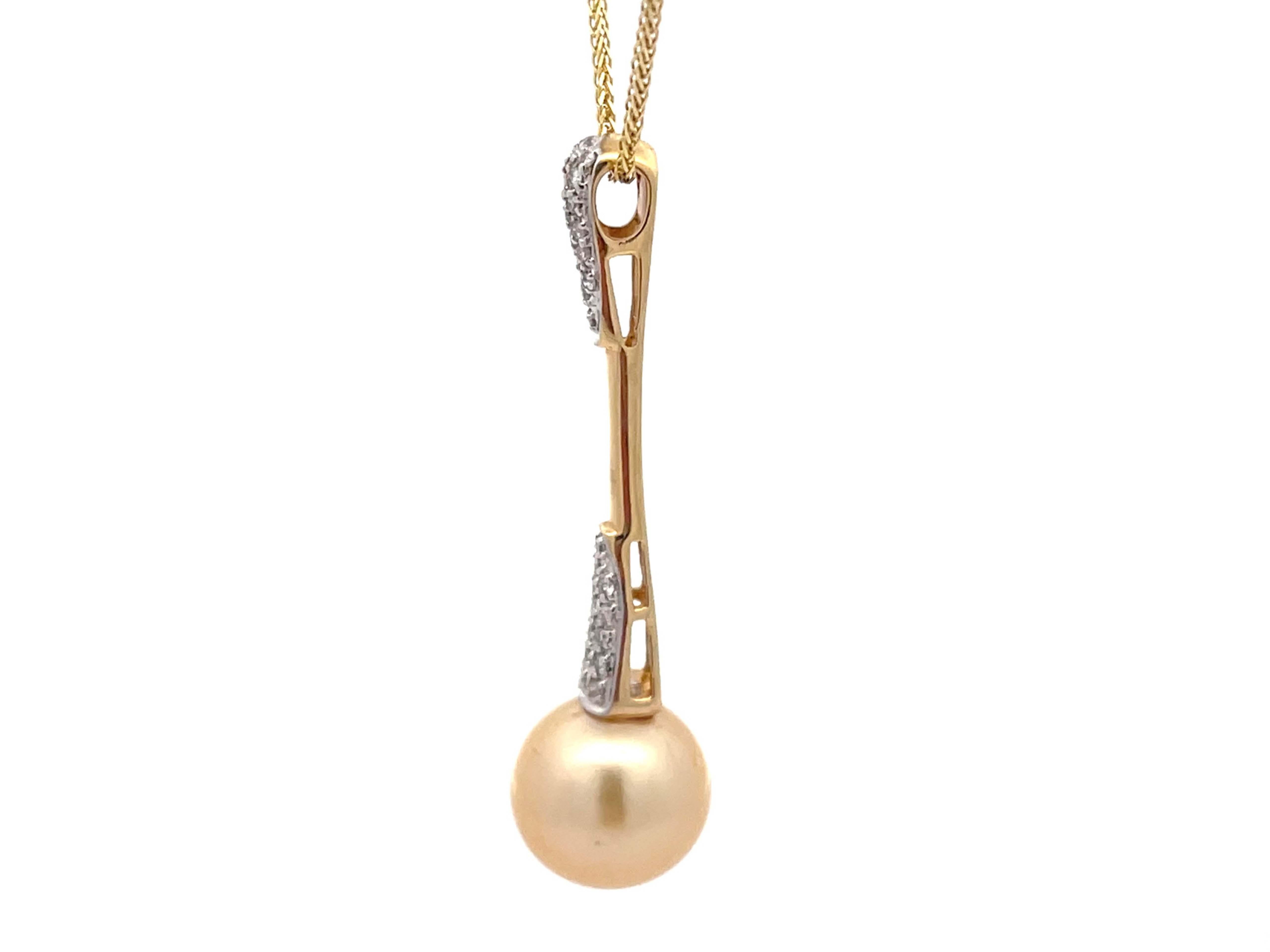 Round Cut South Sea Pearl and Diamond Drop Necklace in 14k Yellow Gold For Sale