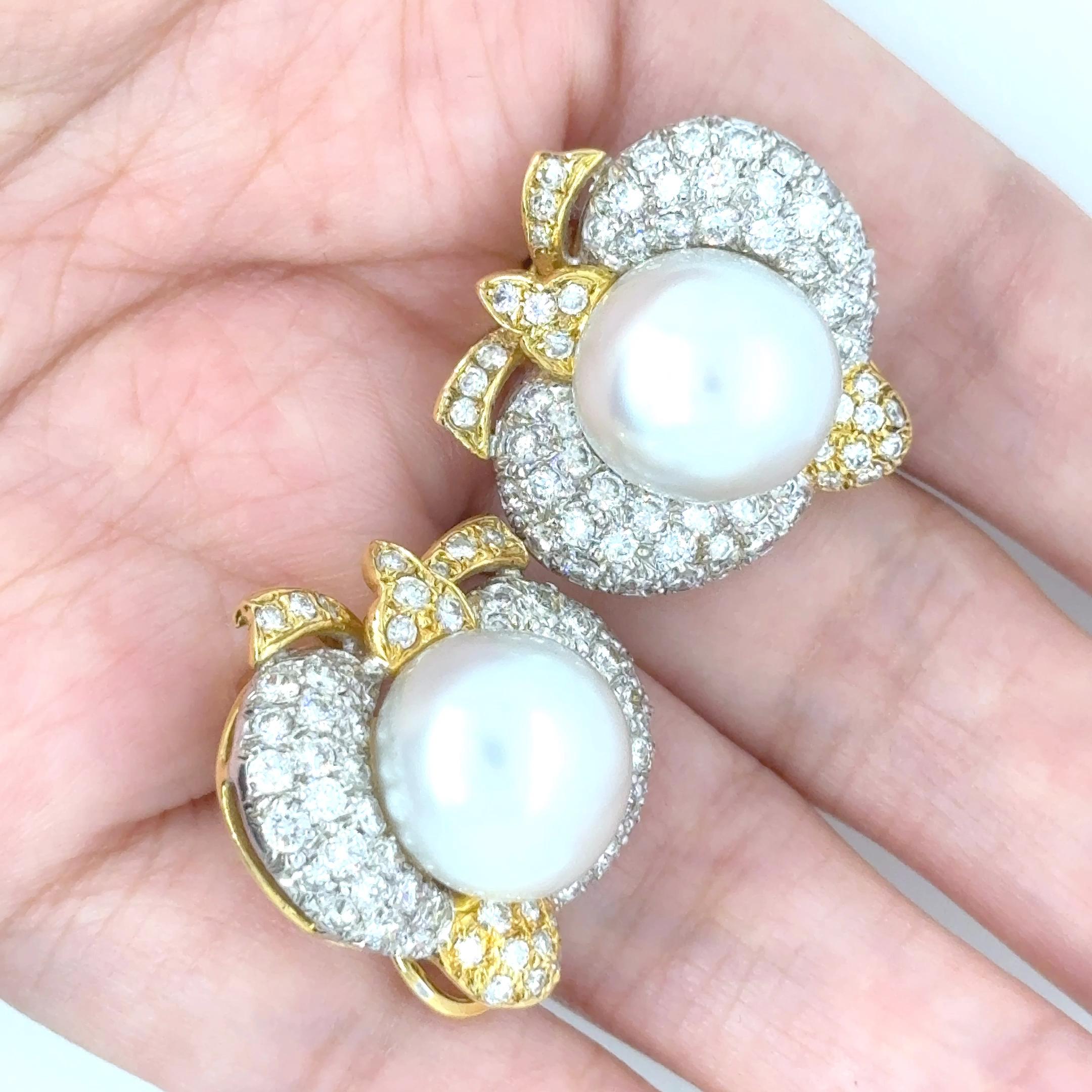 Clip per orecchie con perle dei mari del sud e diamanti in vendita 2