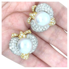 Clip per orecchie con perle dei mari del sud e diamanti