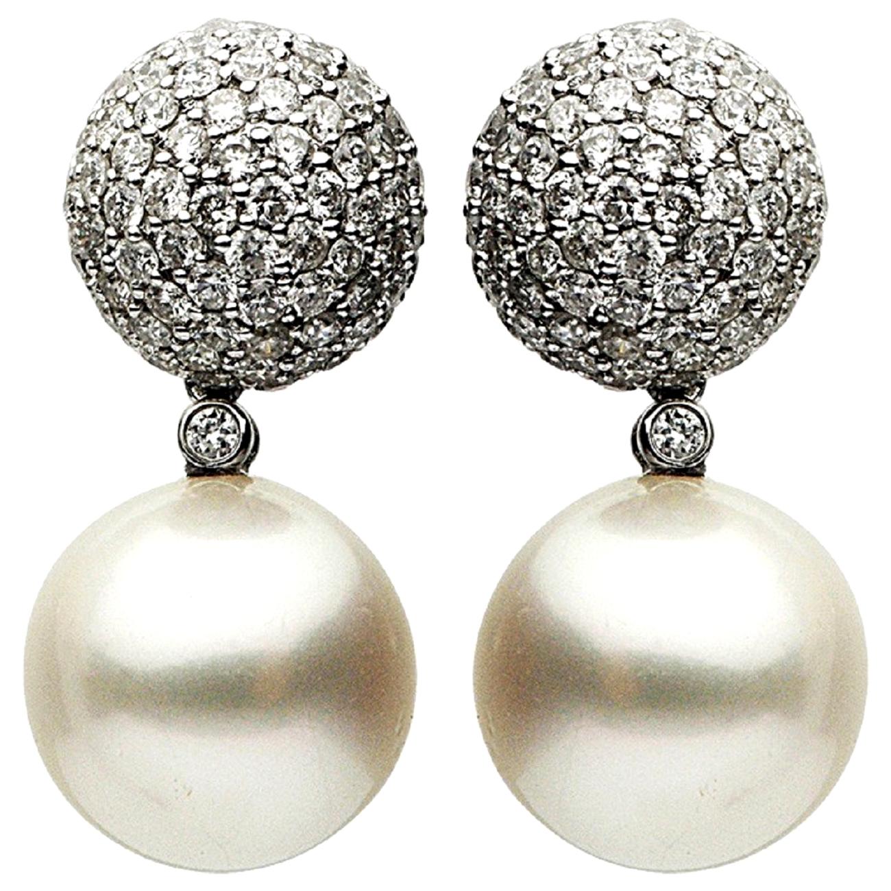 Boucles d'oreilles en perles des mers du Sud et diamants de 2,56 carats