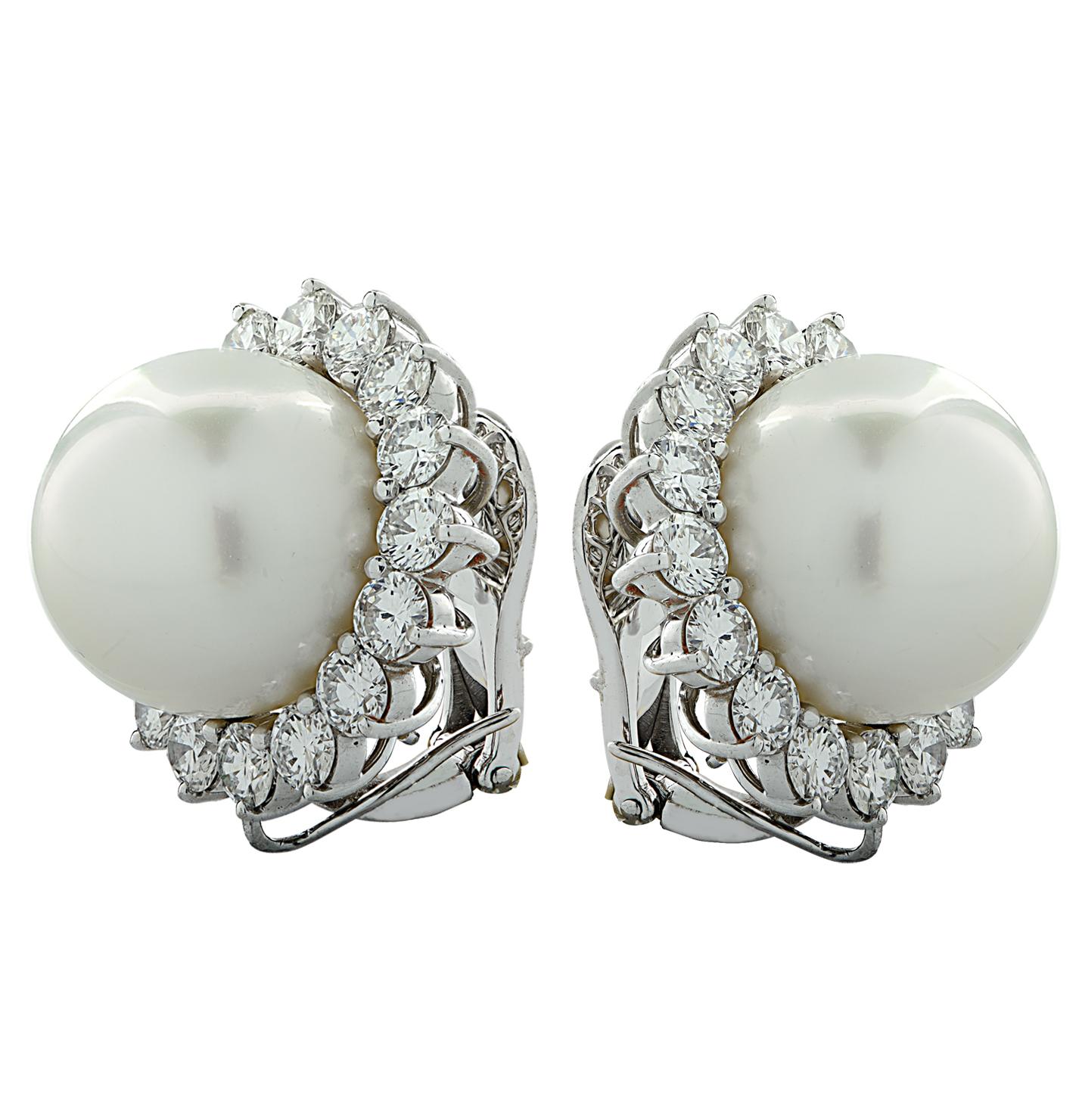 South Sea Pearl and Diamond Earrings In Excellent Condition In Miami, FL