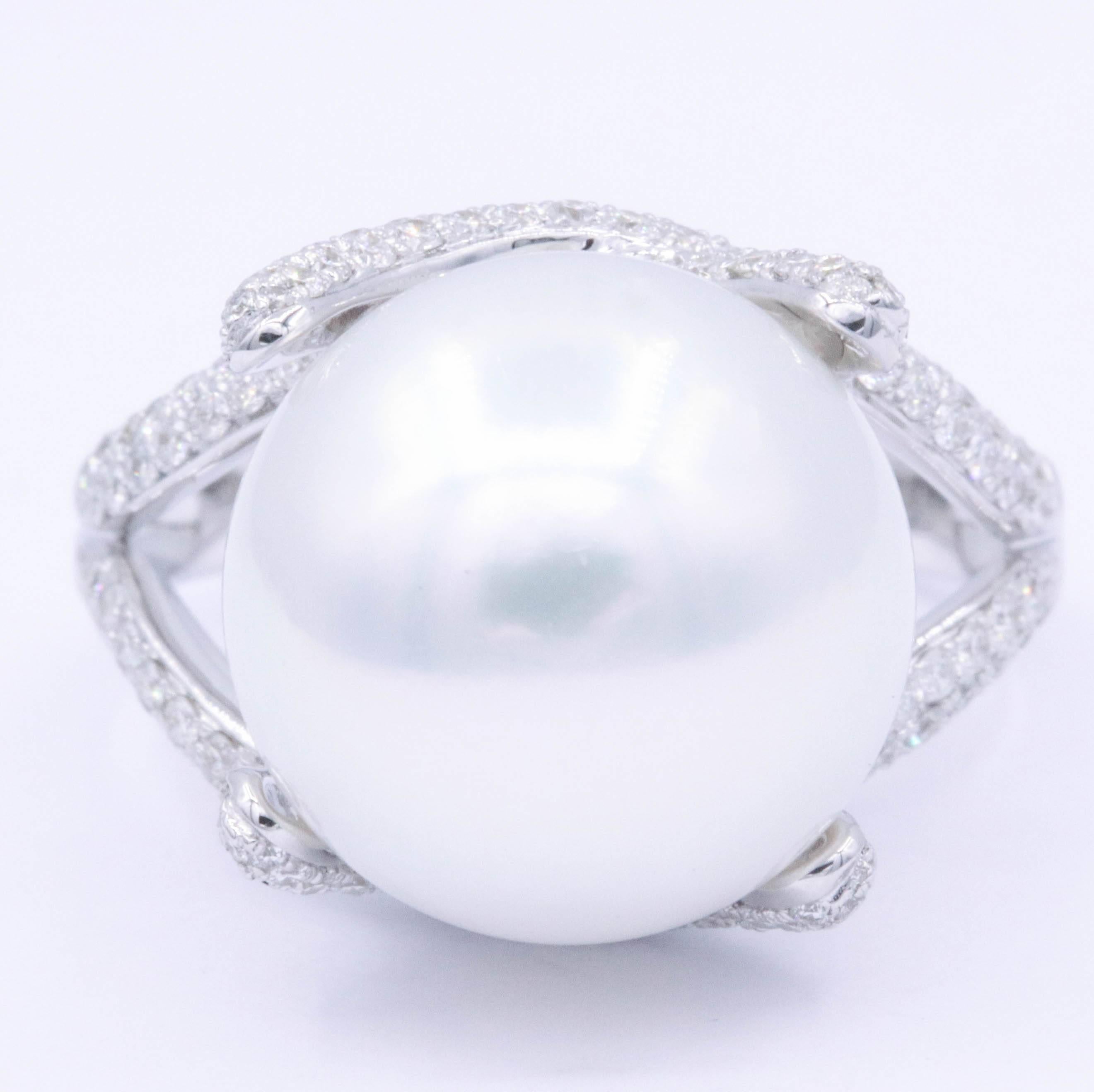 Contemporary South Sea Pearl and Diamond Elegant Ring For Sale