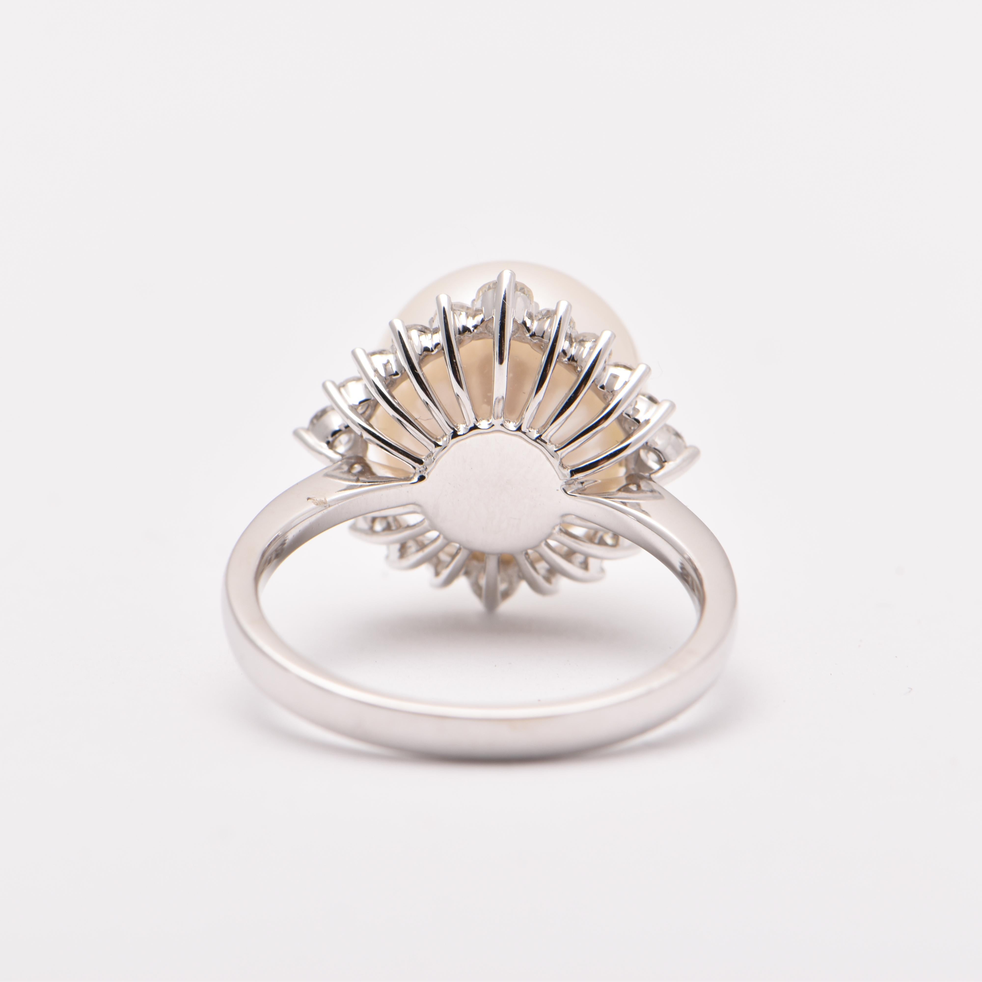 South Sea Pearl and Diamond Halo Cocktail Ring in 18 Carat White Gold In New Condition For Sale In Sydney, AU