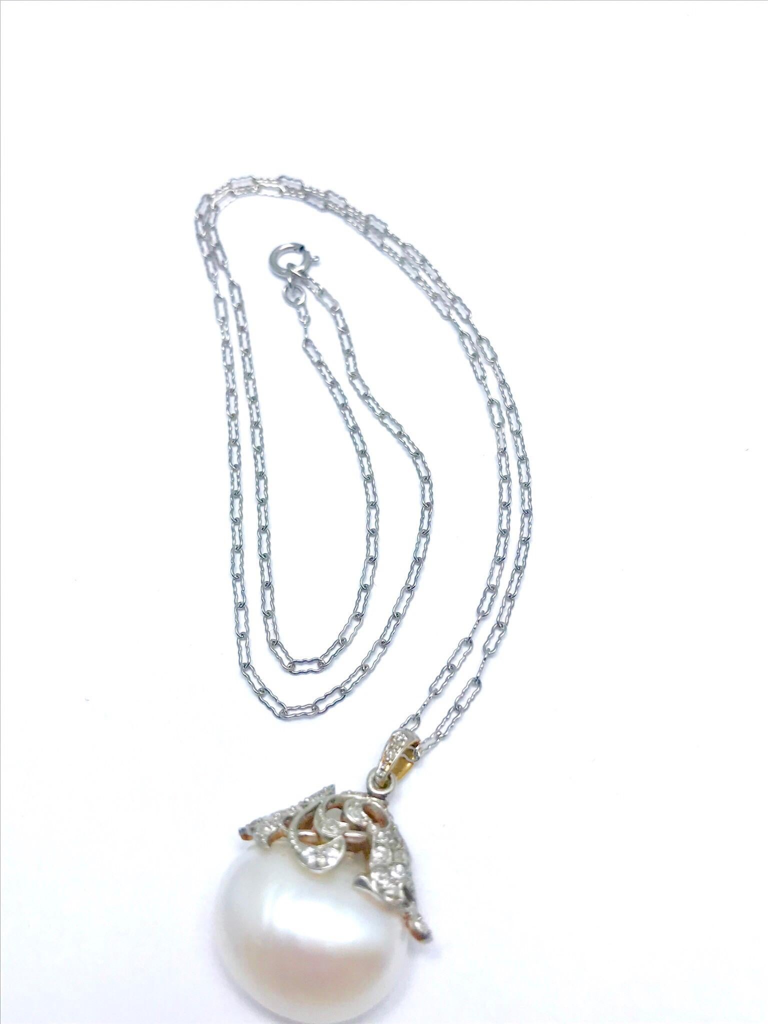South Sea Pearl and Diamond Platinum and Gold Pendant Necklace In Excellent Condition In Chevy Chase, MD