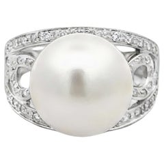 Bague tourbillonnante épaules en or blanc 14 carats, perles des mers du Sud et diamants