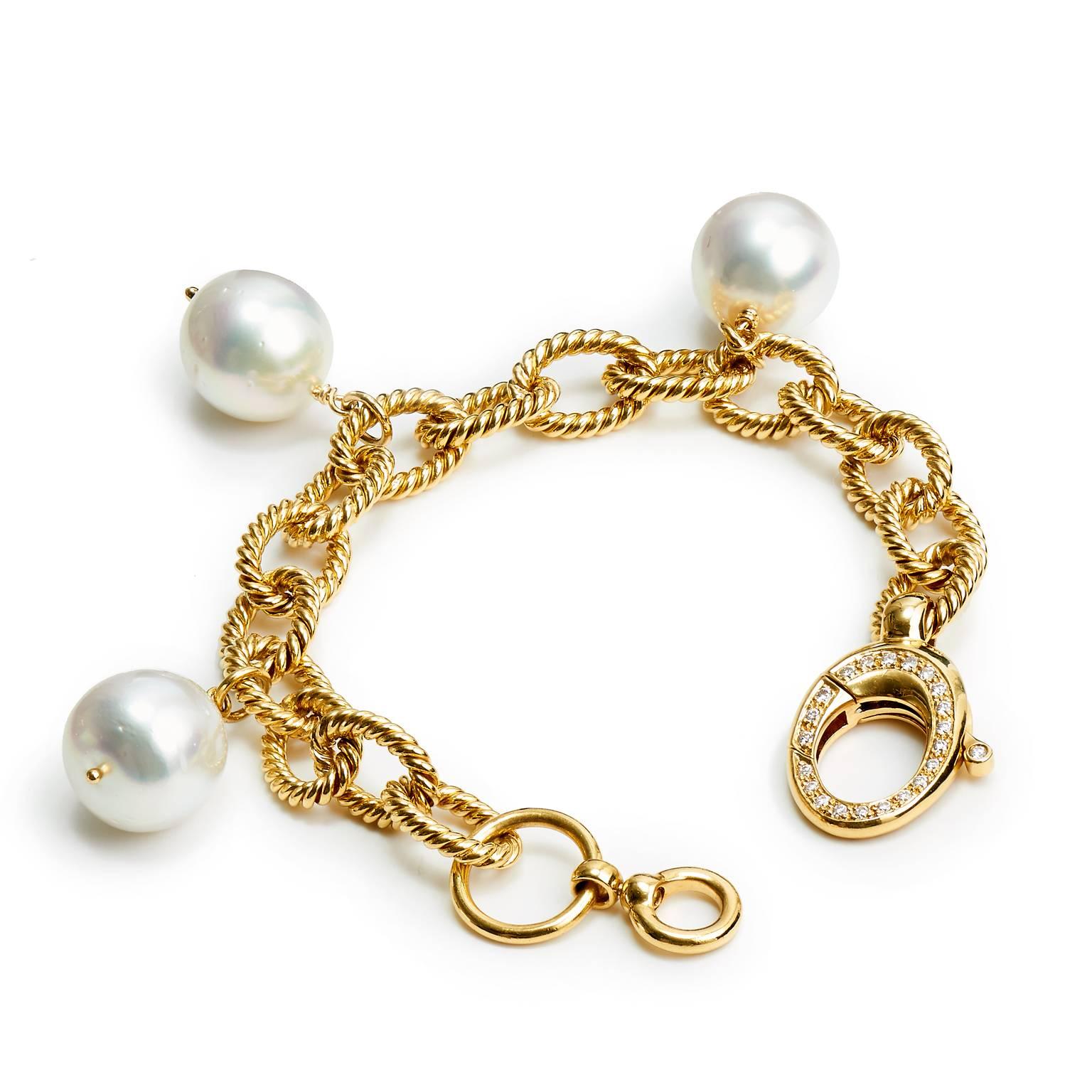 South Sea Pearl and Diamond Yellow Gold Bracelet In Excellent Condition In Miami, FL