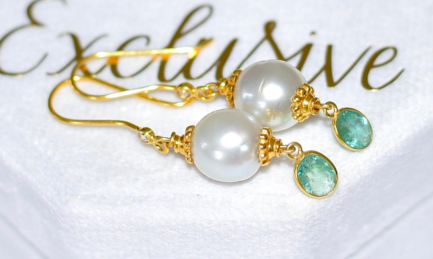 South Sea Pearl and Emerald Earrings in 18K Solid Yellow Gold  In New Condition For Sale In Astoria, NY