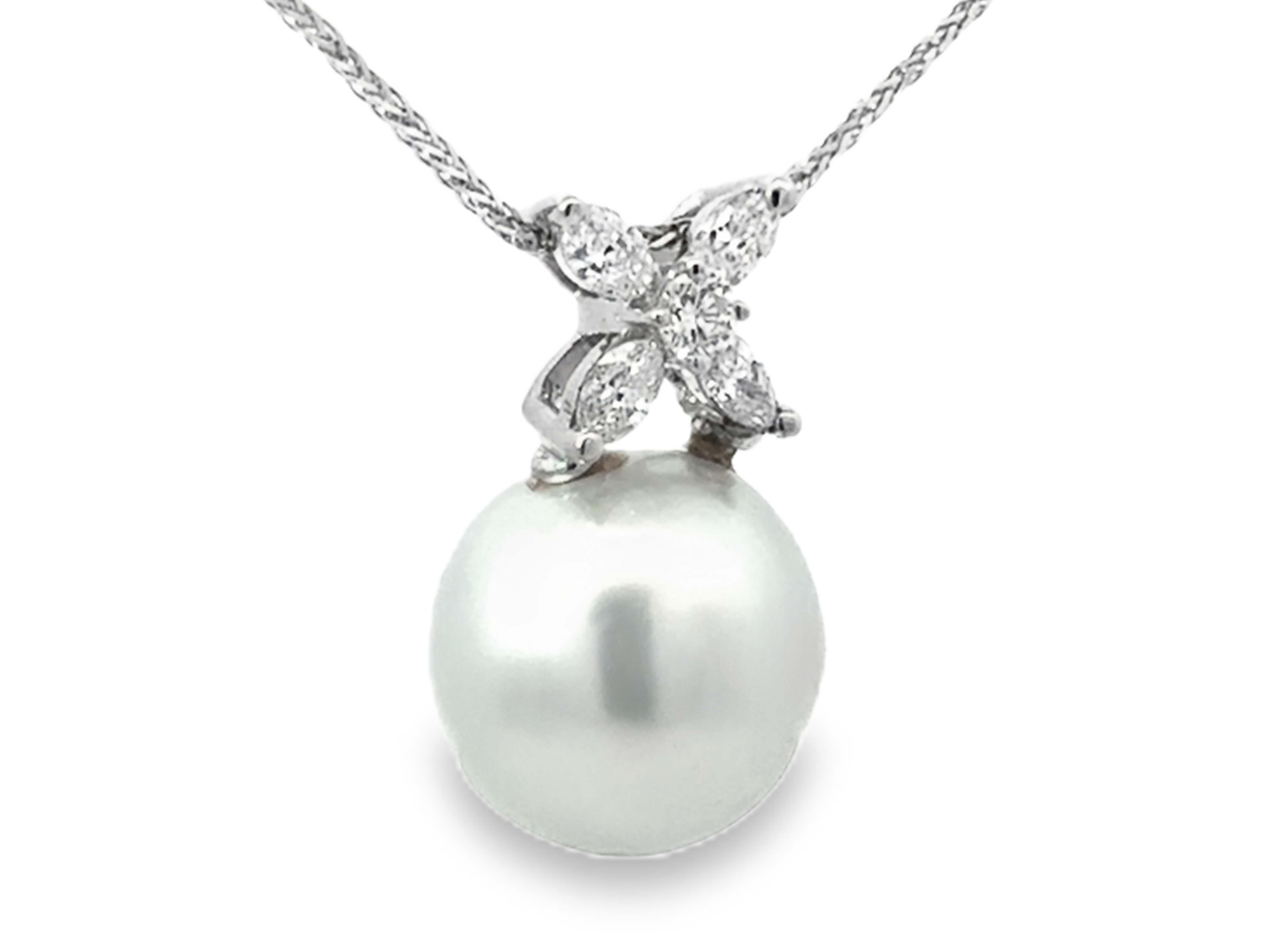 Moderno Collana con perle dei mari del sud e diamanti marquise in oro bianco 14k in vendita