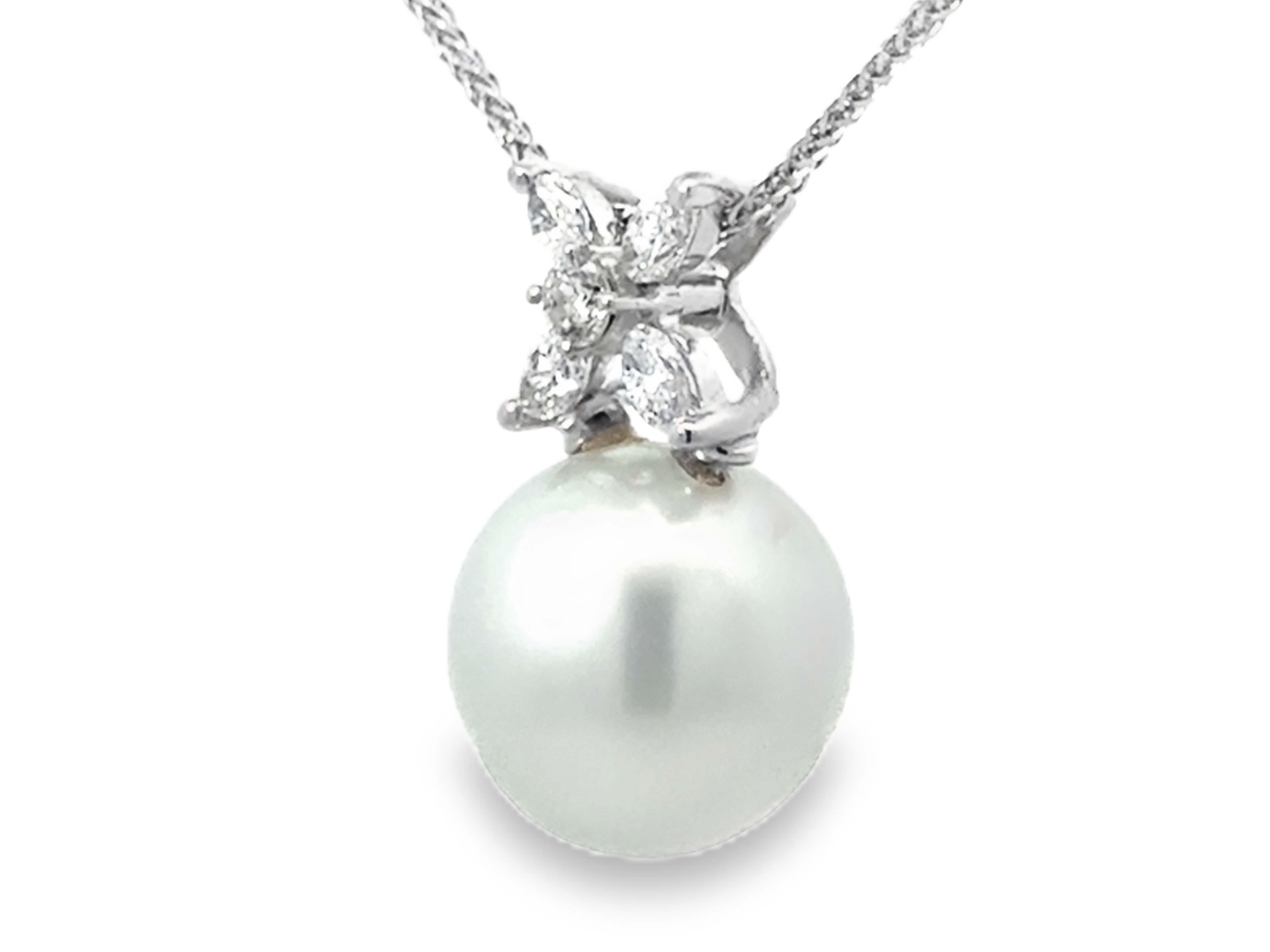 Taglio brillante Collana con perle dei mari del sud e diamanti marquise in oro bianco 14k in vendita