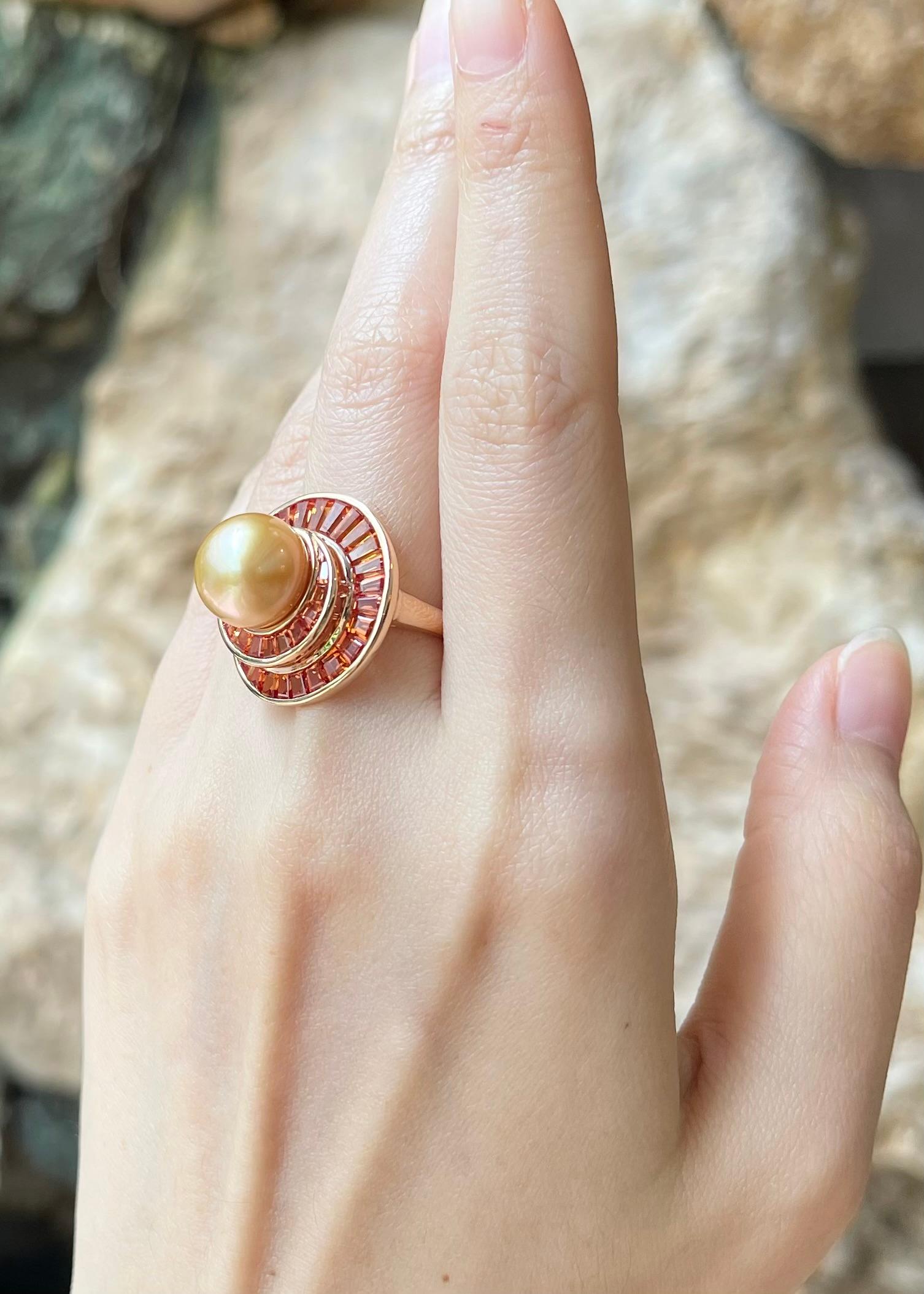 Anello con perle dei mari del sud e zaffiri arancioni con montatura in oro rosa 18 carati In condizioni Nuovo in vendita a Bangkok, TH