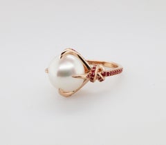 Südseeperlen- und Rubinring aus 18 Karat Roségold