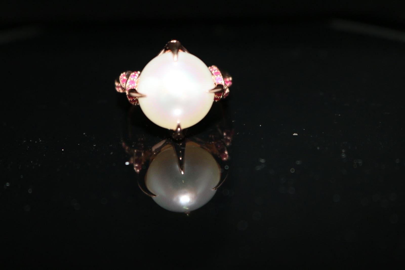 For Sale:  South Sea Pearl and Ruby Ring in 18ct Rose Gold 5