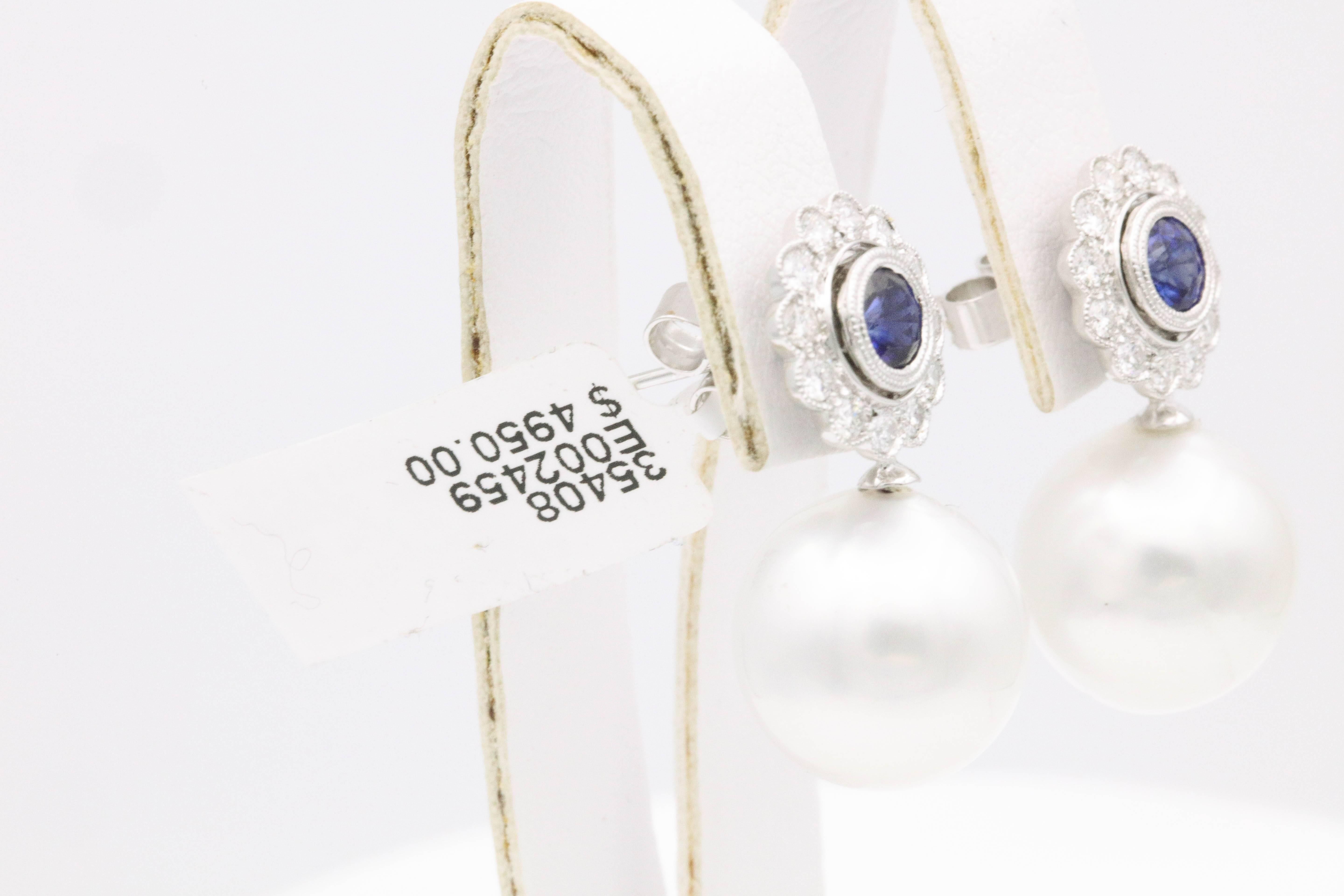 Pendants d'oreilles en perles des mers du Sud et saphirs avec diamants Neuf - En vente à New York, NY