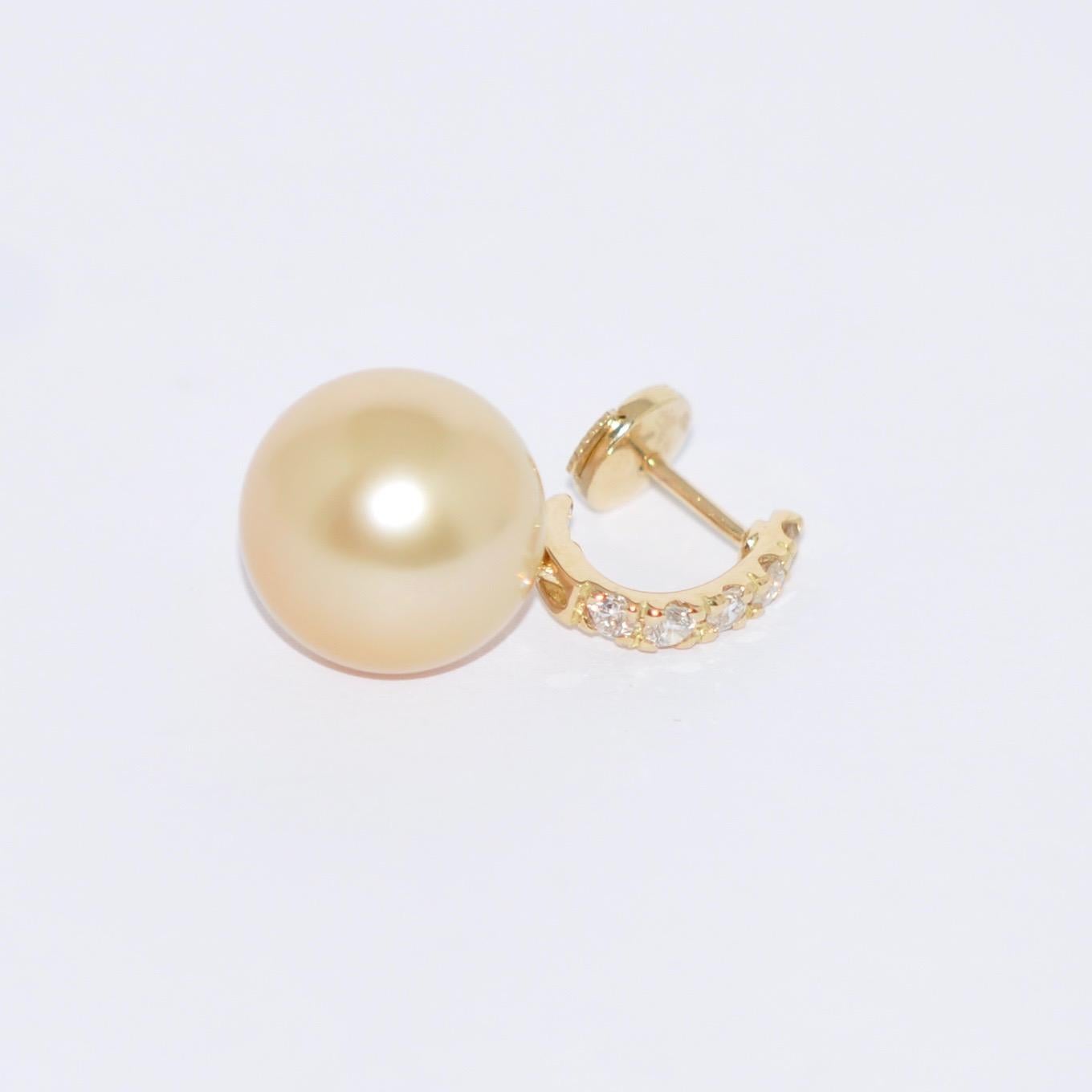South Sea Pearl and White Diamonds on Yellow Gold 18 Karat Drop Earrings In New Condition In Vannes, FR