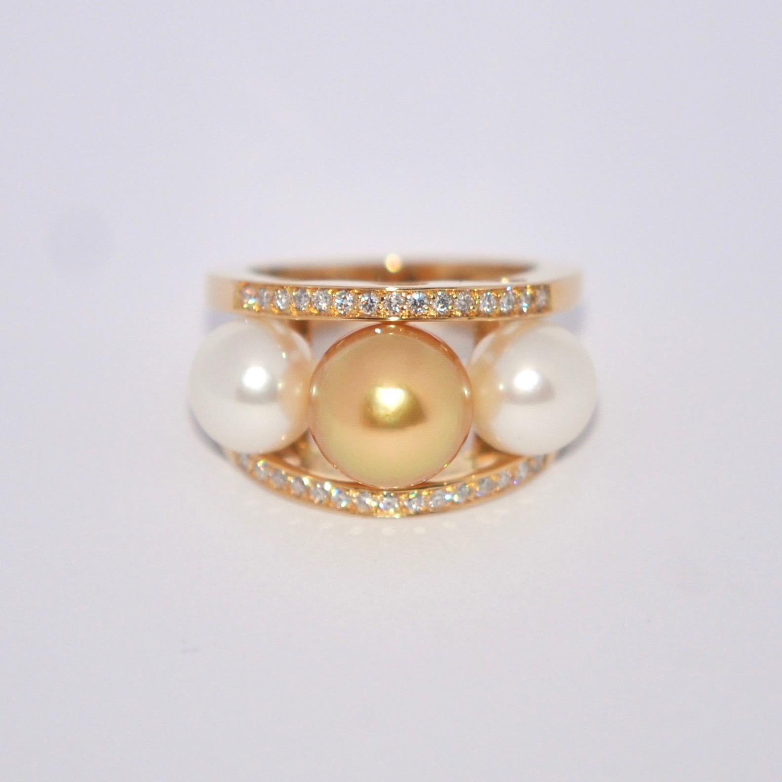 Discover this South Sea Pearl and White Diamonds on Yellow Gold 18 Karat Fashion Ring.
Gold South Sea Pearl 10 mm
South Sea Pearl 8 mm
White Diamonds 0.3 Karat
Yellow Gold 18 Karat
French Size 53
US Size 6.5