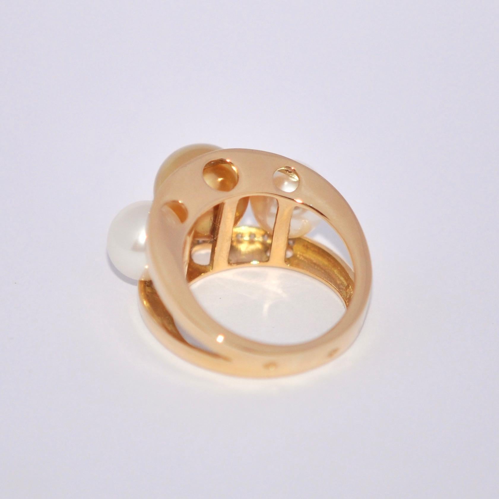 South Sea Pearl and White Diamonds on Yellow Gold 18 Karat Fashion Ring In New Condition In Vannes, FR