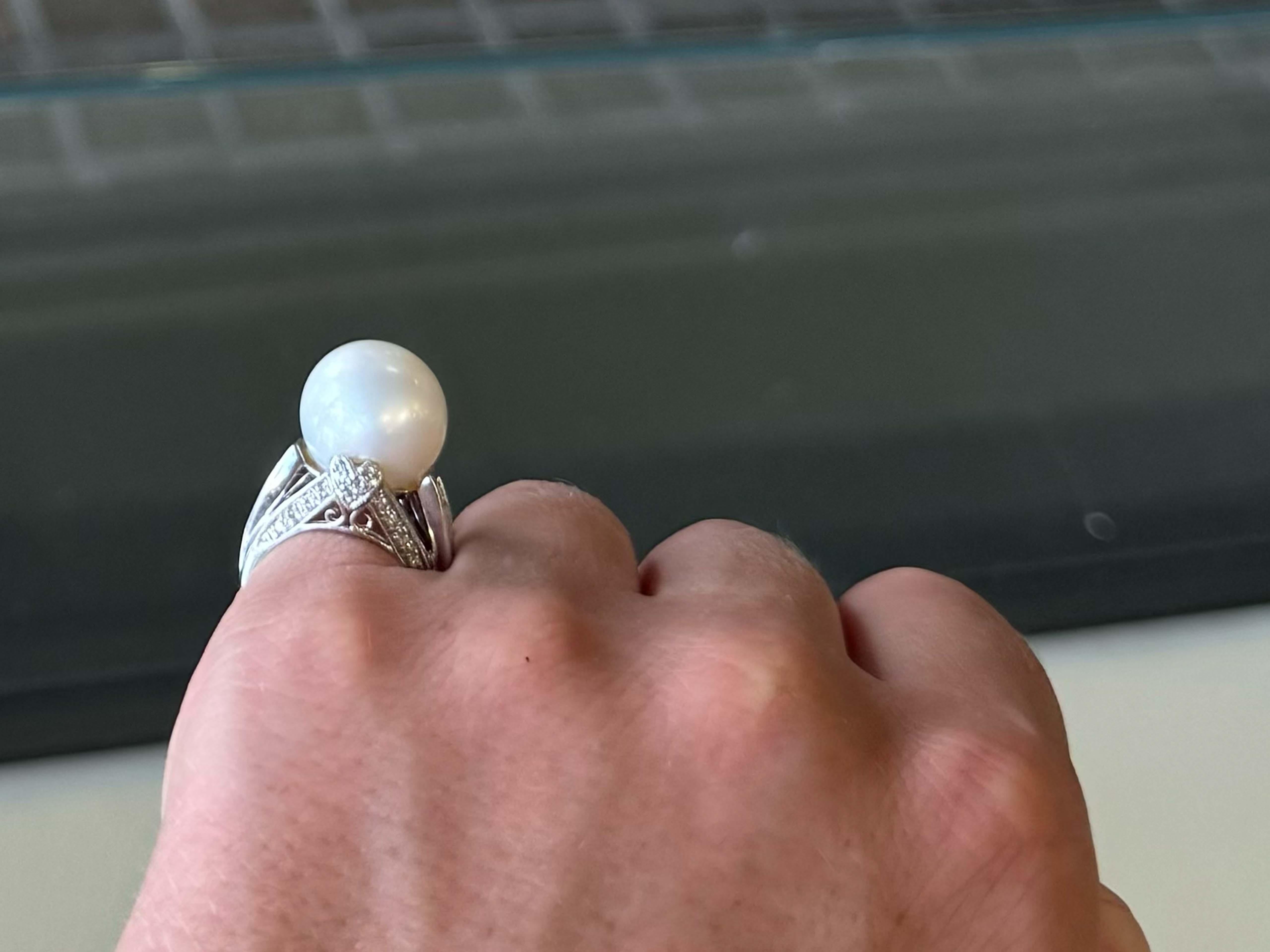 Modern South Sea Pearl Baguette and Brilliant Diamond Heart Ring 14k White Gold For Sale