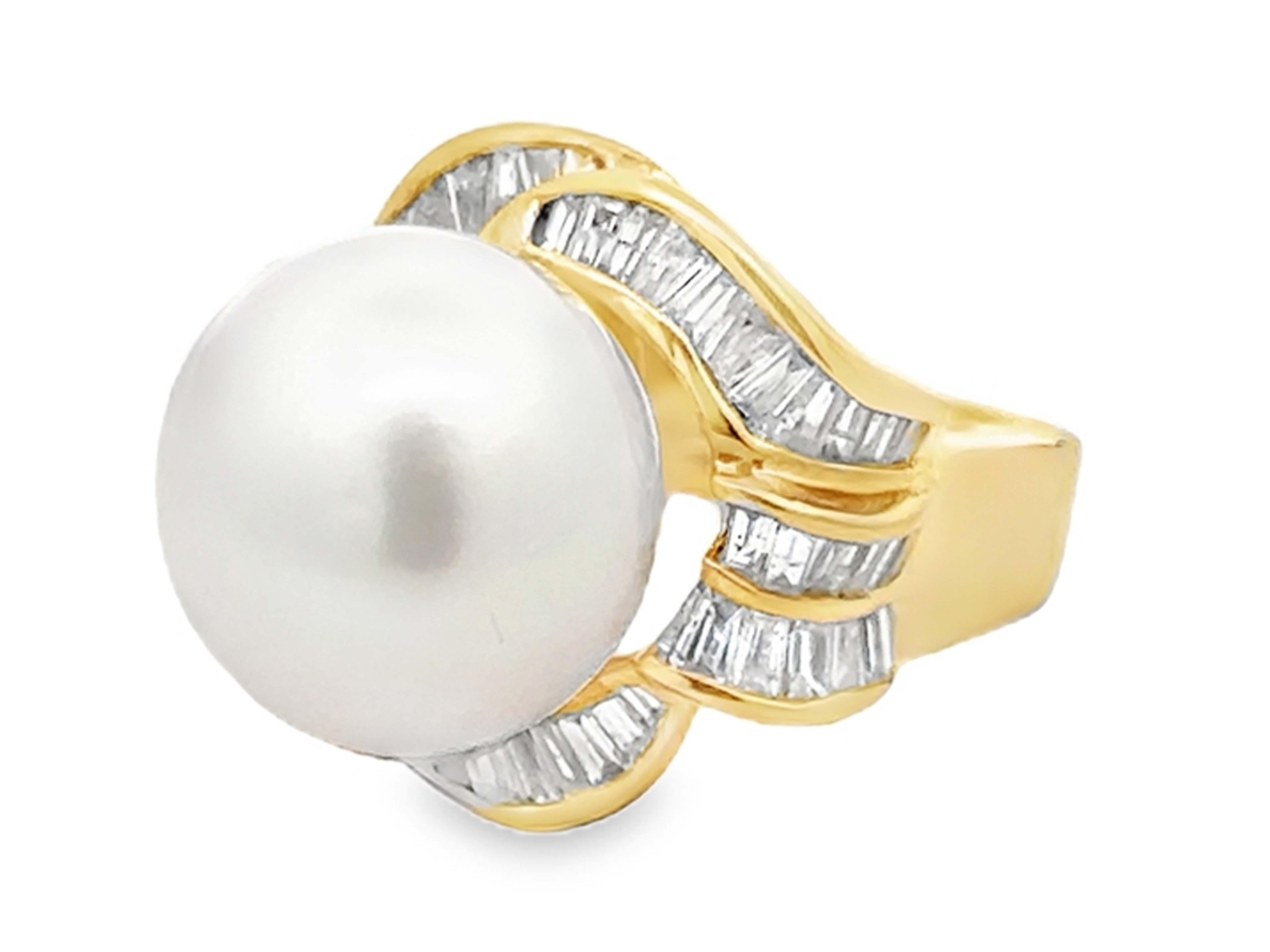 South Sea Pearl Baguette Diamond Halo Ring 18k Yellow Gold In Excellent Condition For Sale In Honolulu, HI