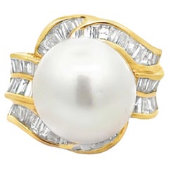 Anillo Halo de Diamantes Baguette y Perlas del Mar del Sur Oro Amarillo 18k