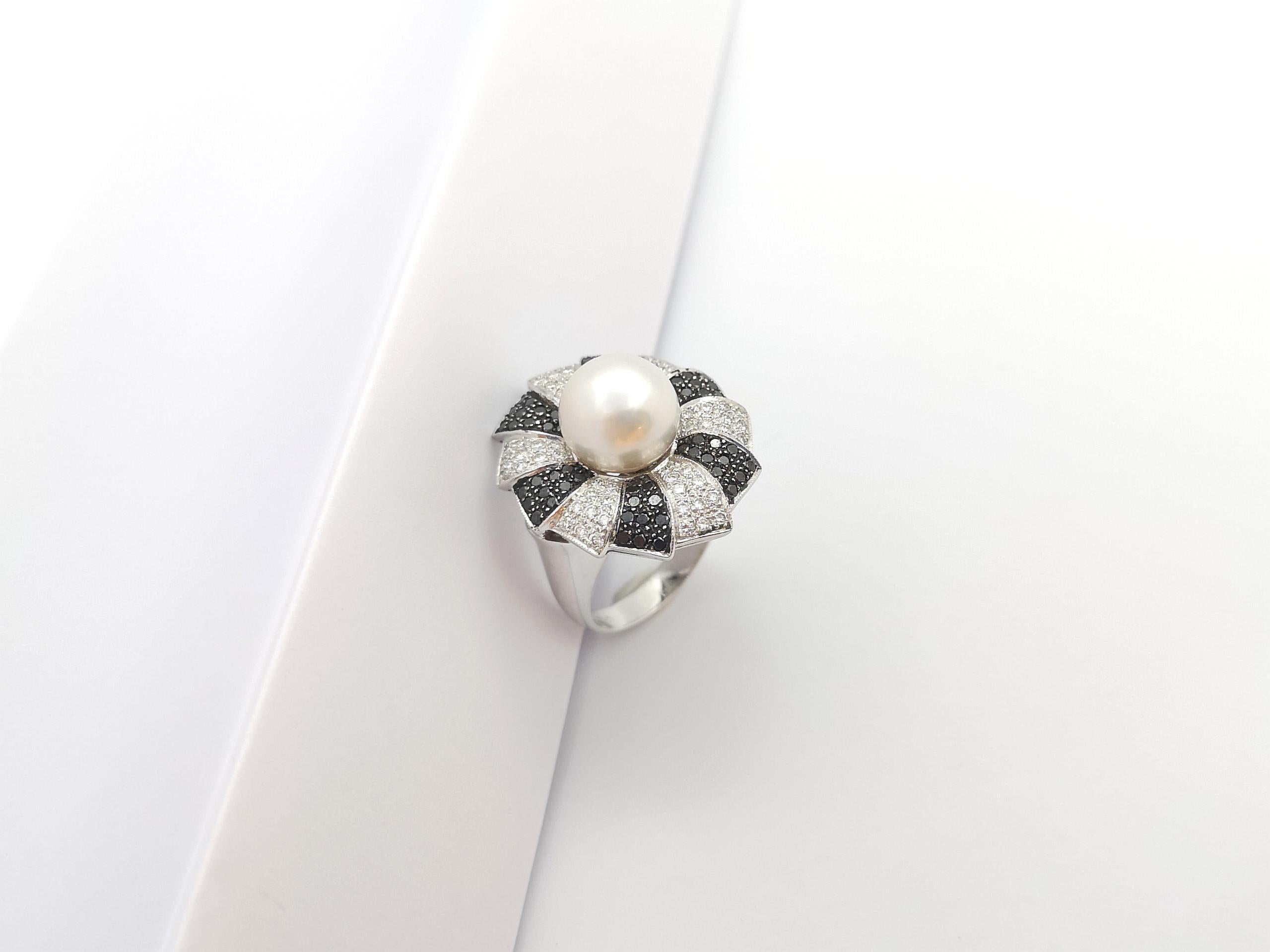 South Sea Pearl, Black Diamond and Diamond Ring set in 18K White Gold Settings For Sale 3