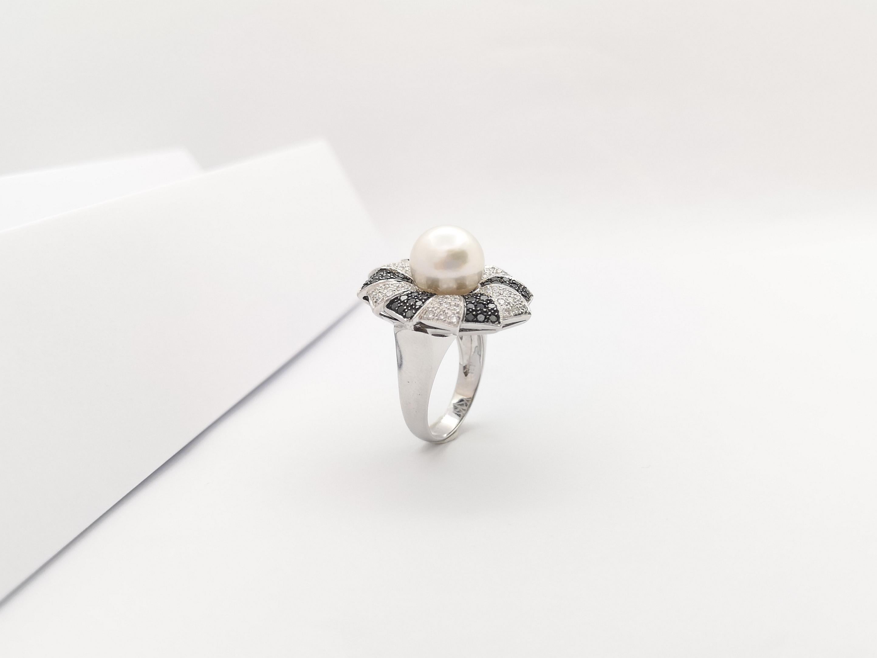 South Sea Pearl, Black Diamond and Diamond Ring set in 18K White Gold Settings For Sale 4