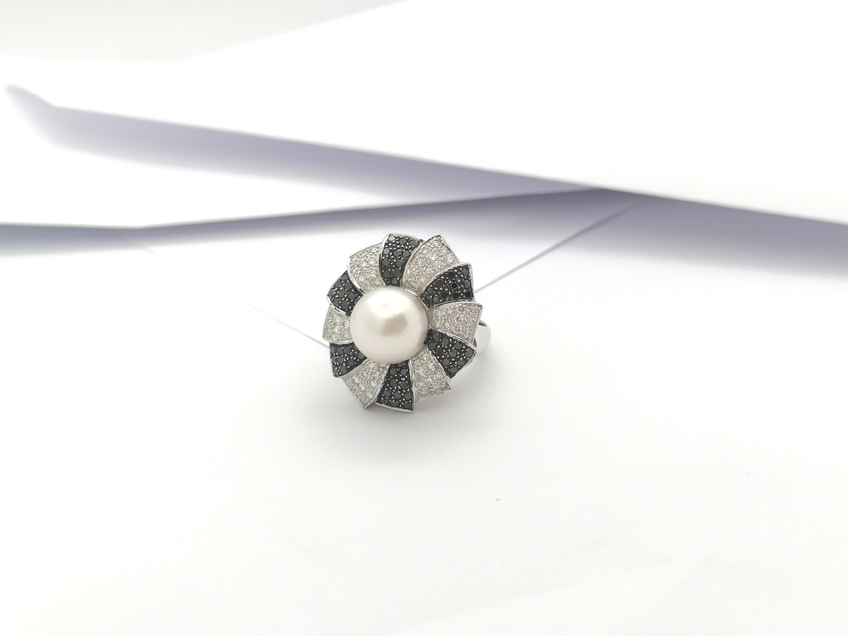 South Sea Pearl, Black Diamond and Diamond Ring set in 18K White Gold Settings For Sale 5