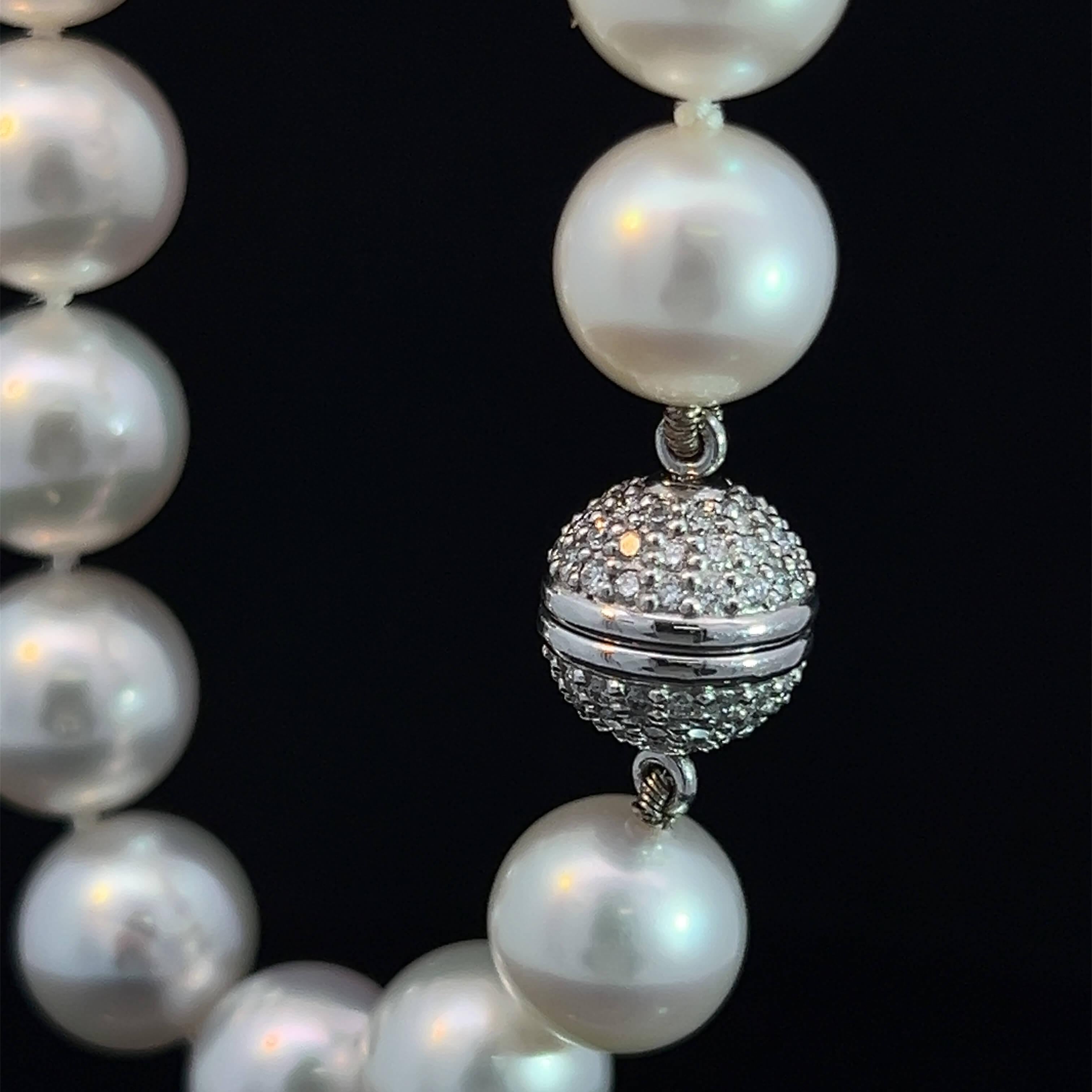 Women's or Men's South Sea Pearl Bracelet with Diamond Set Clasp Circa 2000 For Sale