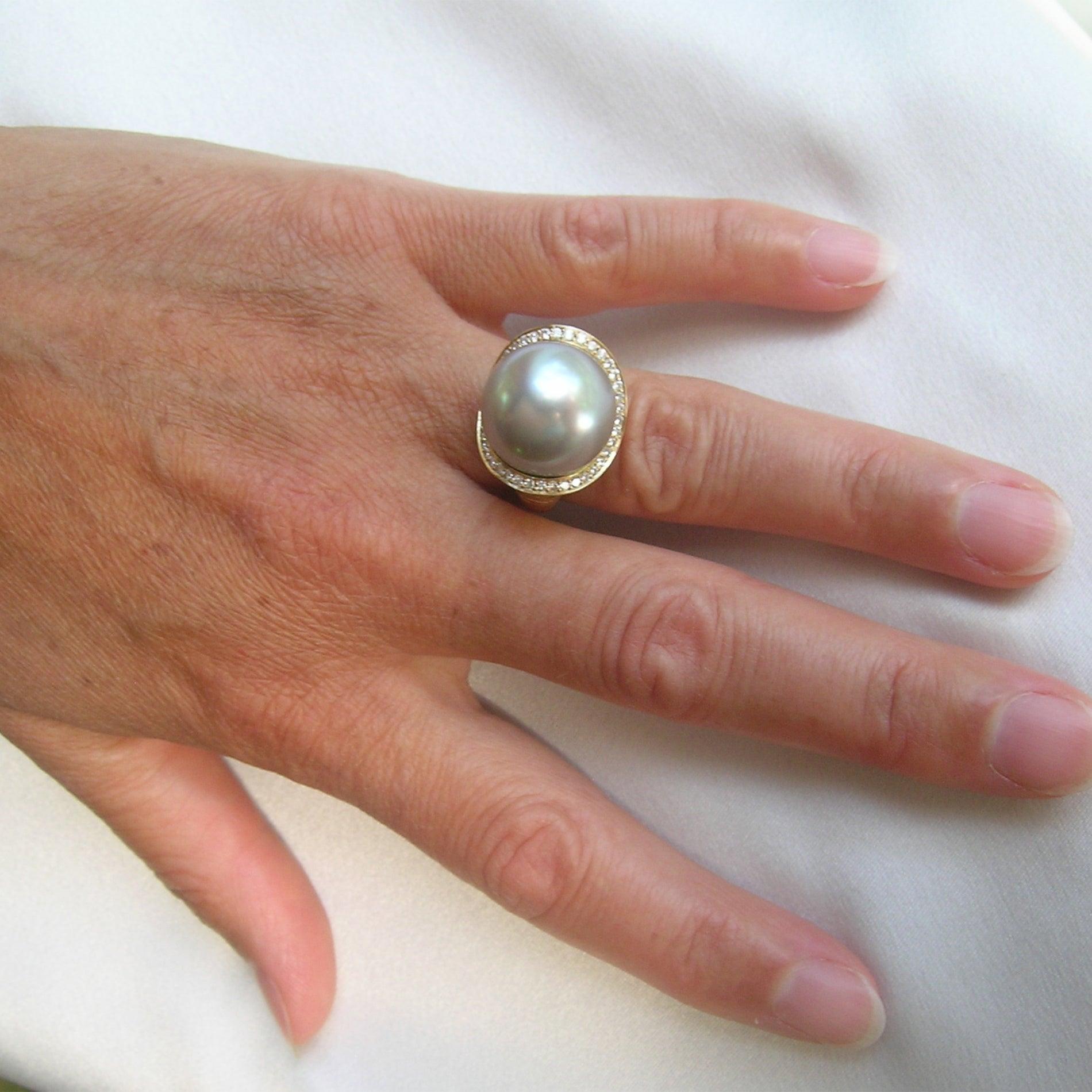 For Sale:  South Sea Pearl, Diamond and 18 Karat Gold Cocktail Ring 3