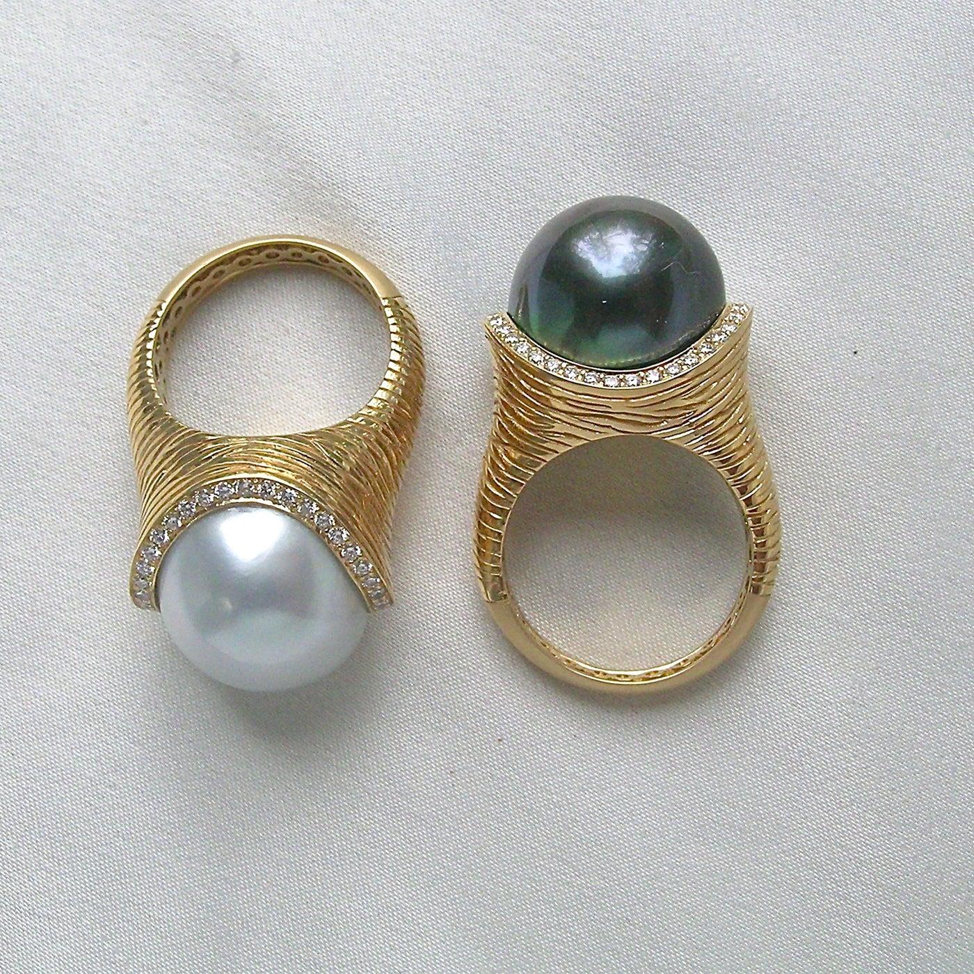 For Sale:  South Sea Pearl, Diamond and 18 Karat Gold Cocktail Ring 4