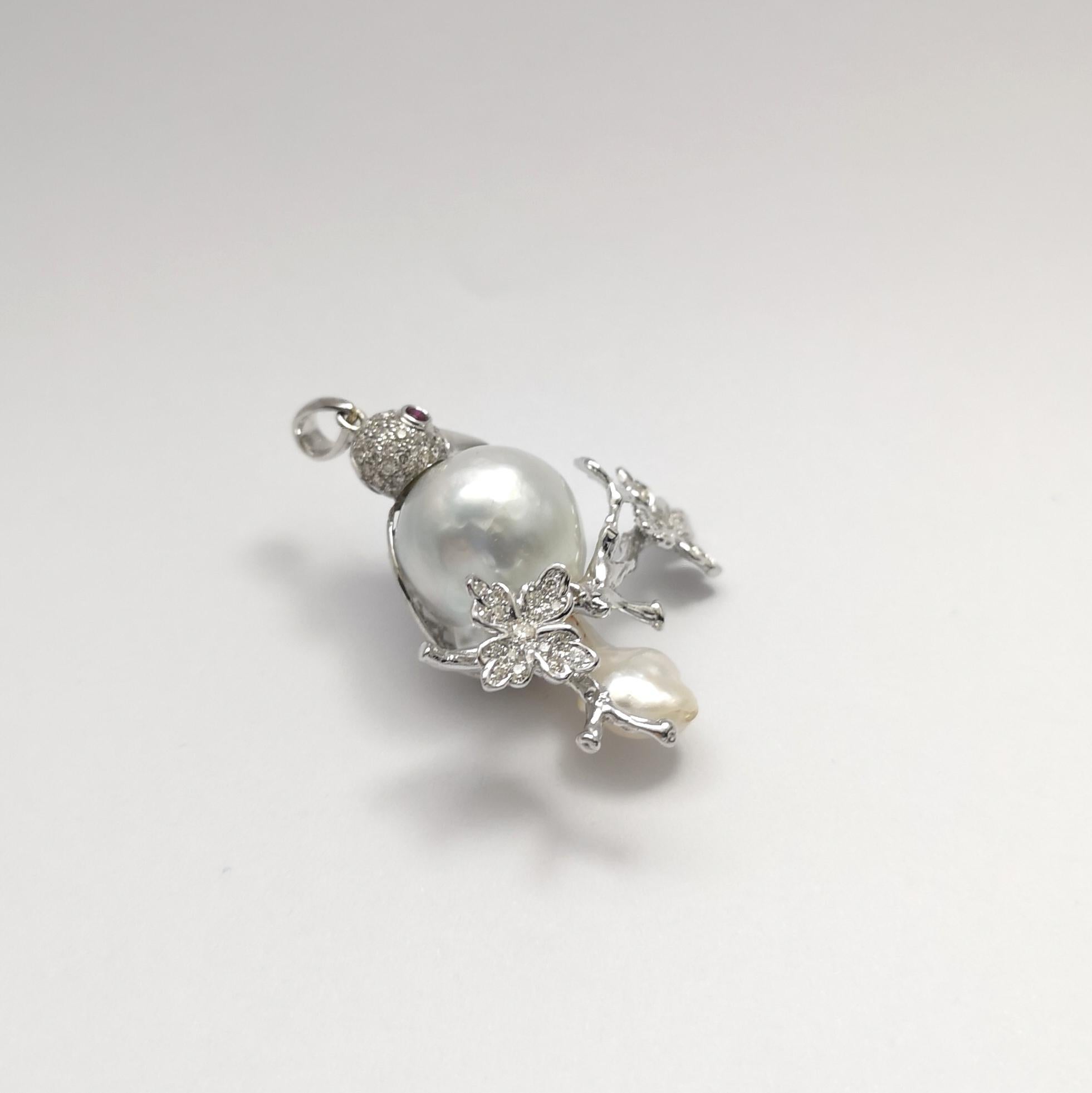 De las mujeres Colgante de Perla del Mar del Sur, Diamante y Rubí Pájaro engastado en Oro Blanco de 14K en venta
