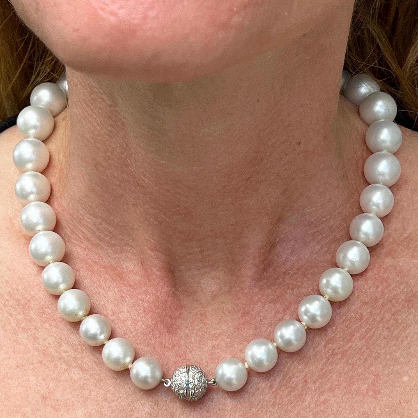 Modern South Sea Pearl Diamond Ball Clasp 18 Karat White Gold Graduated Necklace 17In
